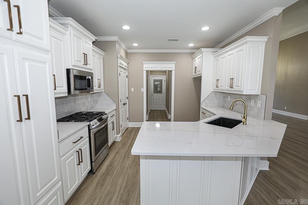 LONGHILLS VILLAGE - Residential