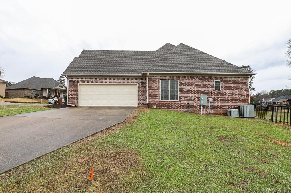 LONGHILLS VILLAGE - Residential