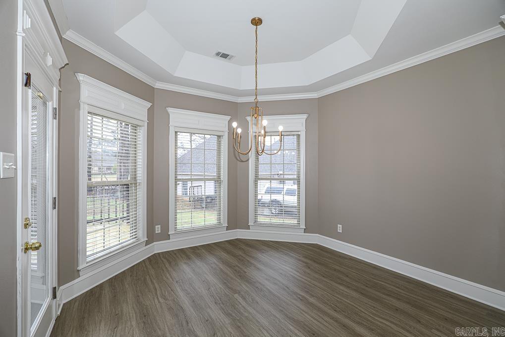 LONGHILLS VILLAGE - Residential