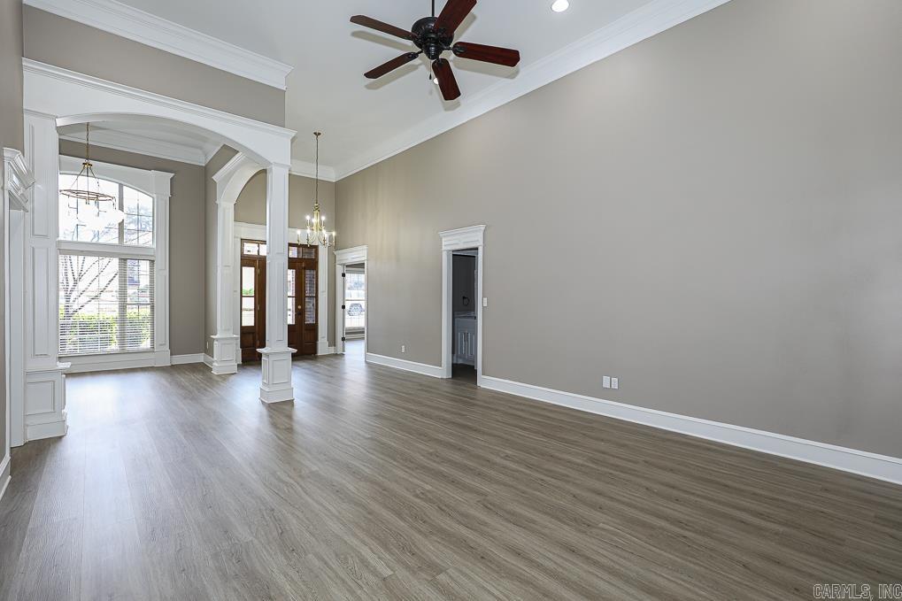 LONGHILLS VILLAGE - Residential