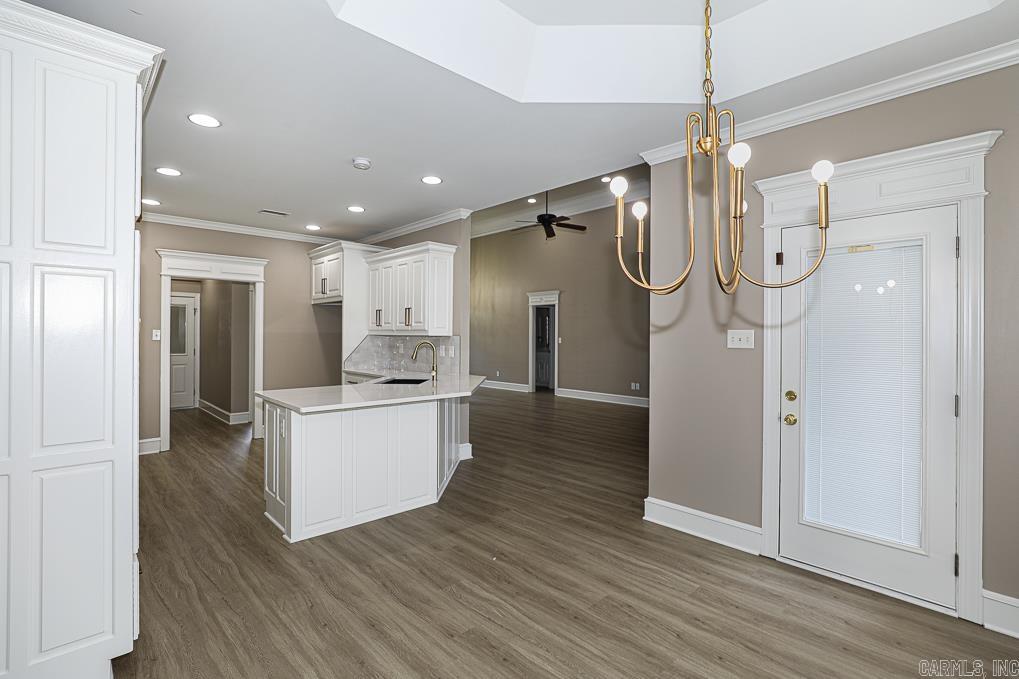 LONGHILLS VILLAGE - Residential