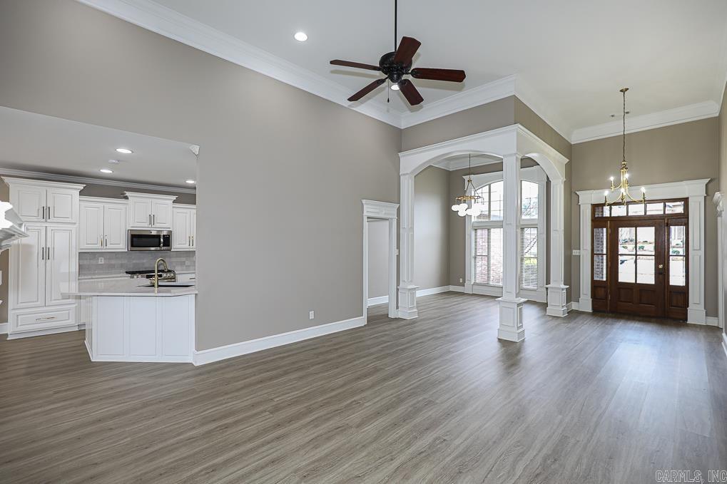 LONGHILLS VILLAGE - Residential