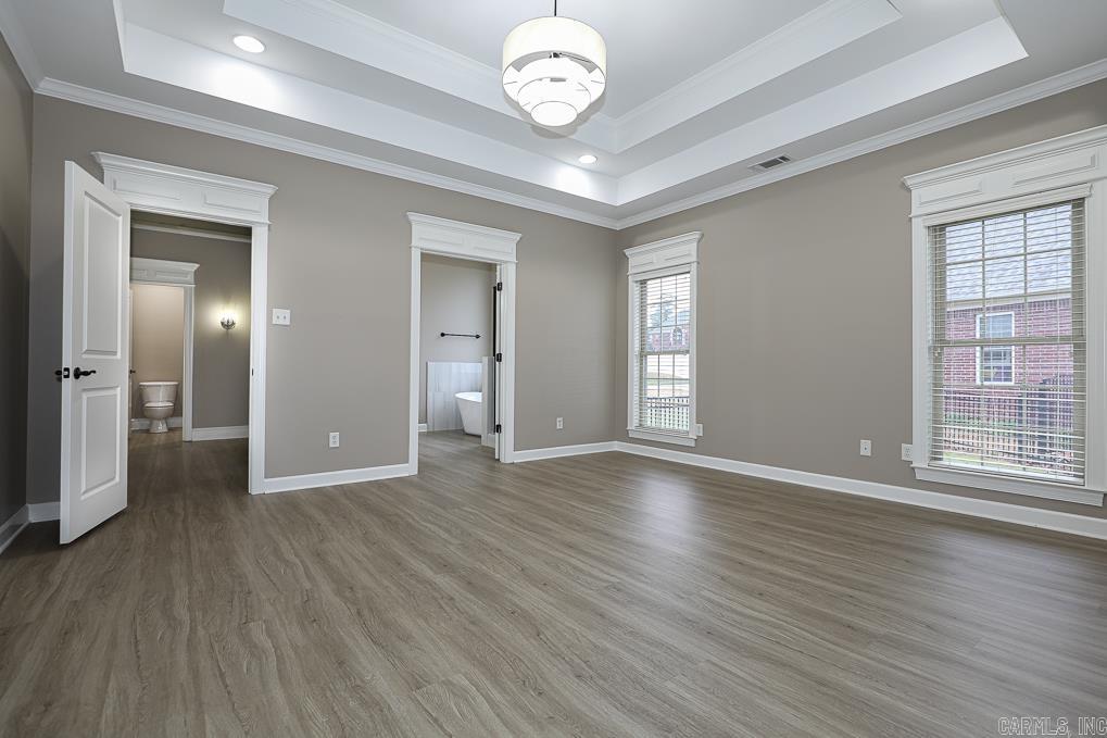 LONGHILLS VILLAGE - Residential