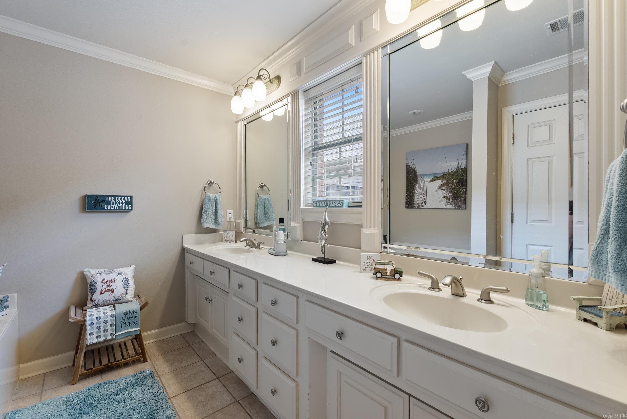 COUNTRY CLUB OF ARK THE - Residential