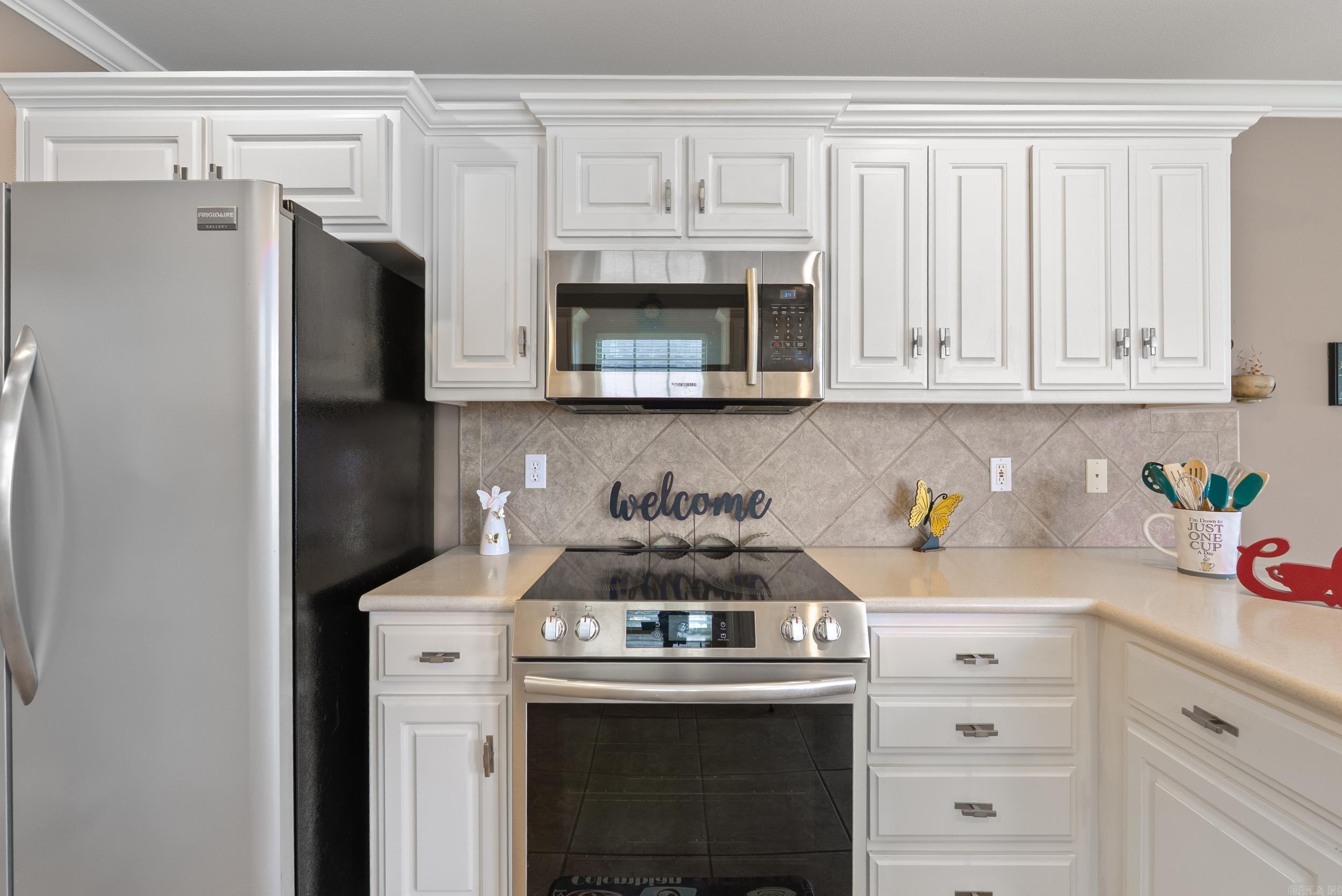 COUNTRY CLUB OF ARK THE - Residential