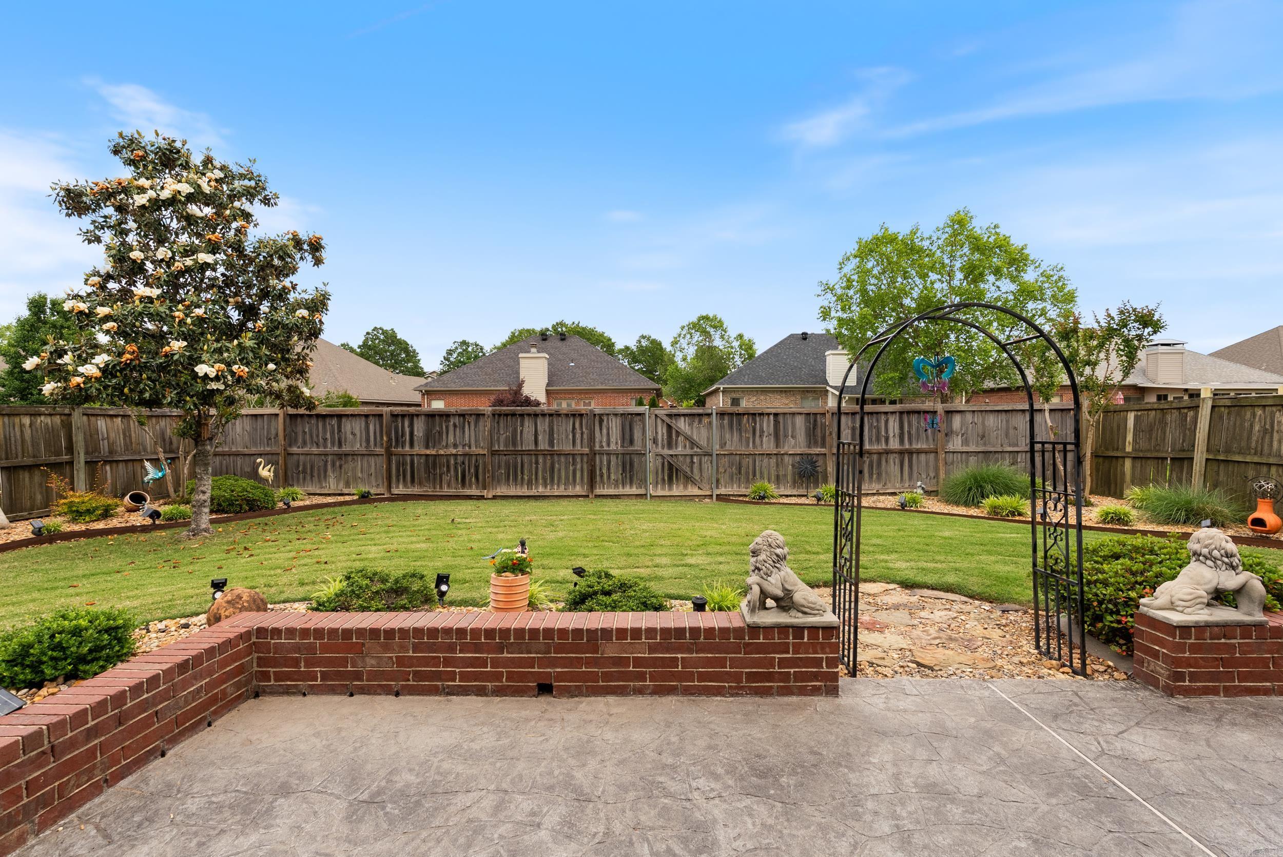 COUNTRY CLUB OF ARK THE - Residential