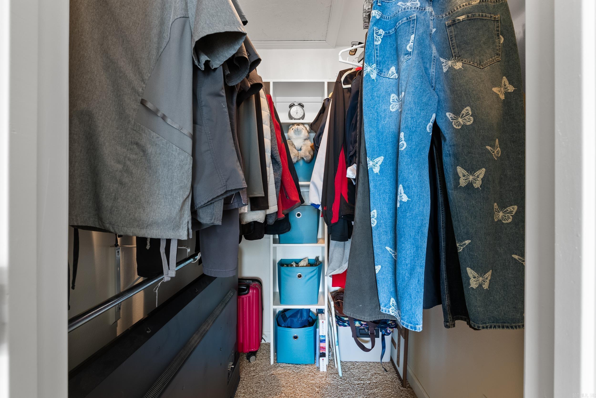 COUNTRY CLUB OF ARK THE - Residential