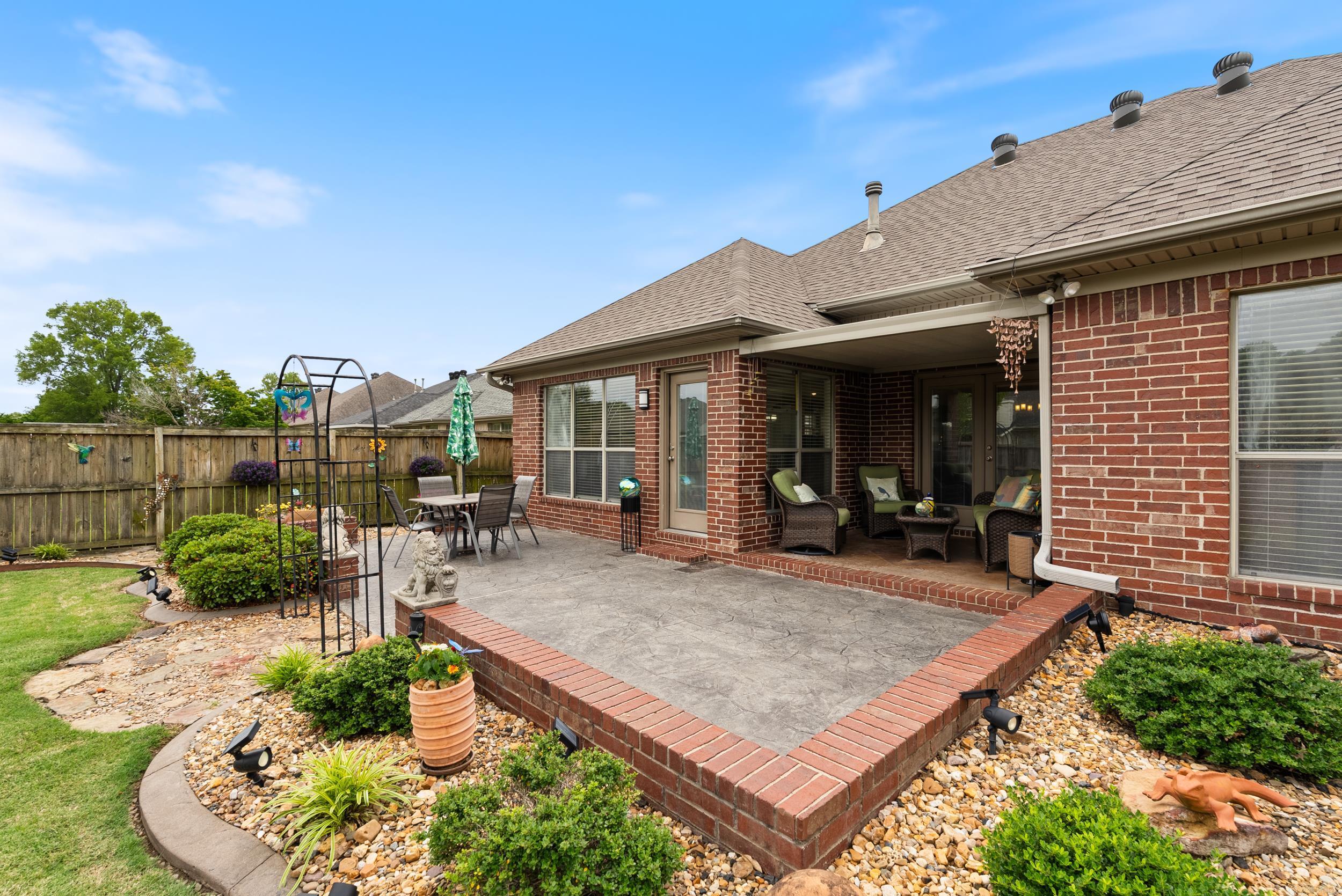 COUNTRY CLUB OF ARK THE - Residential