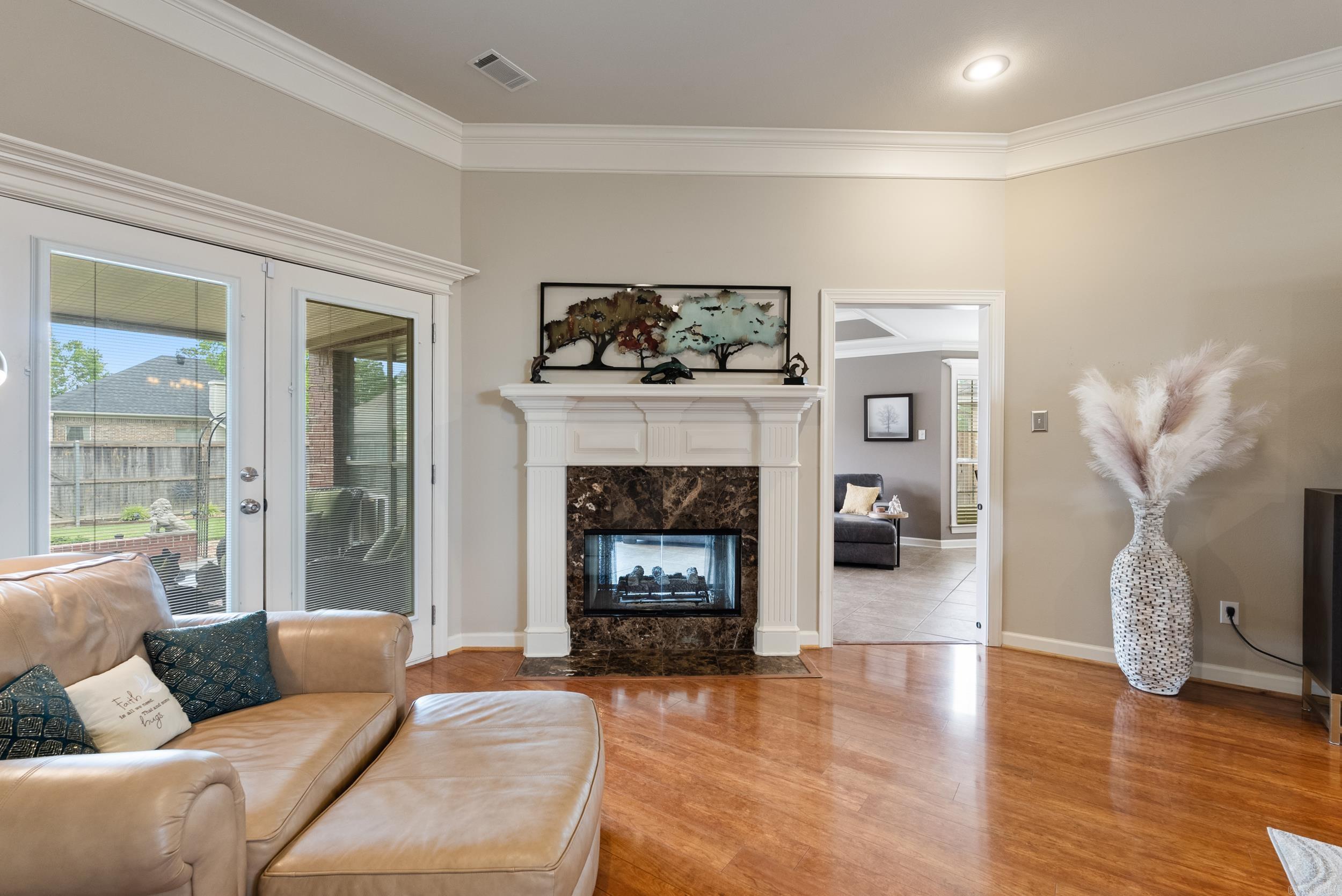 COUNTRY CLUB OF ARK THE - Residential