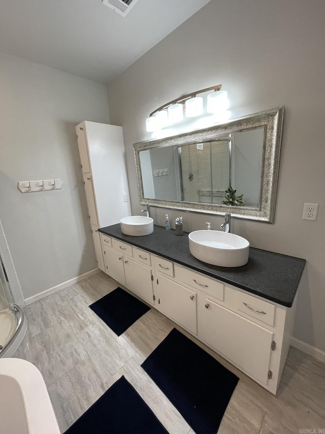 CASTLE RIDGE - Residential
