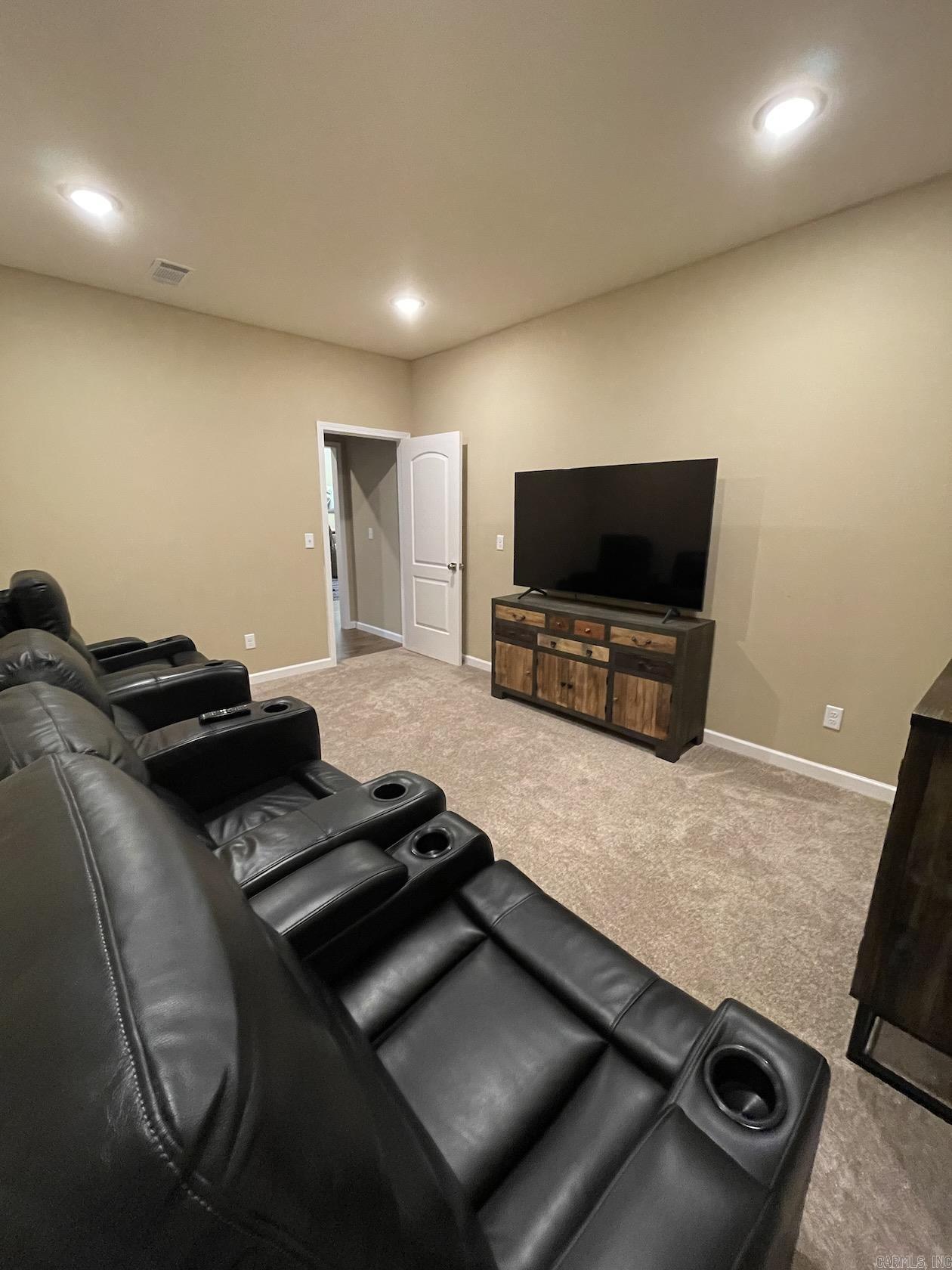 CASTLE RIDGE - Residential