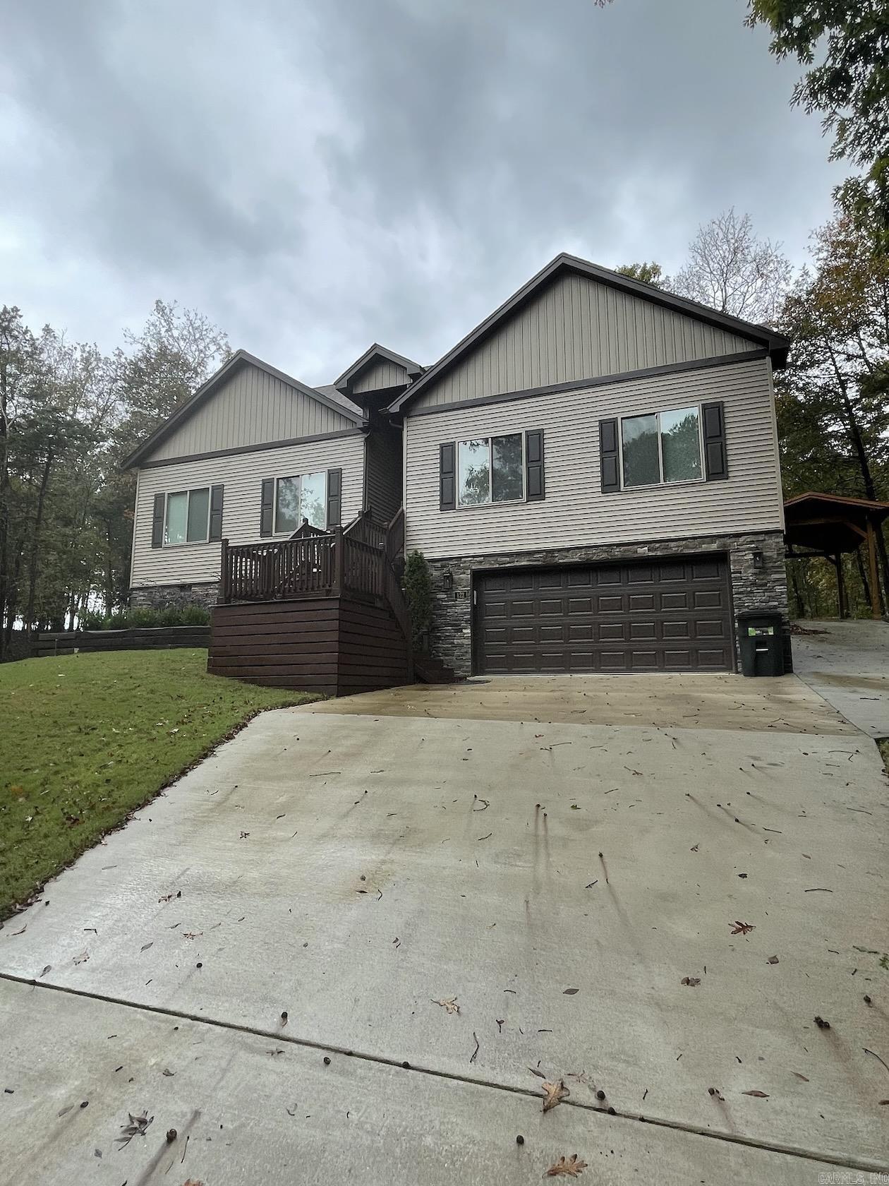 CASTLE RIDGE - Residential