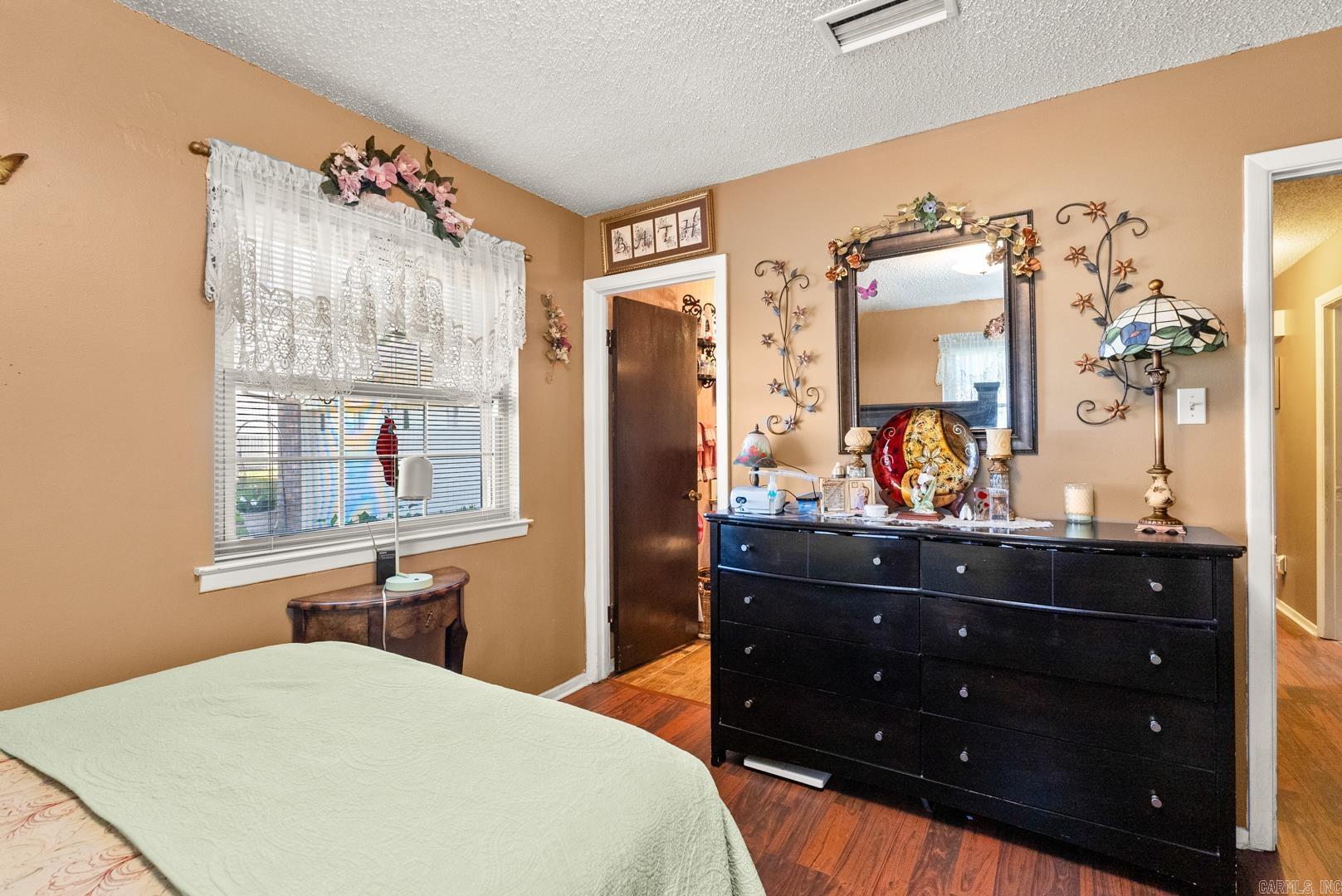 INDIAN HILLS - Residential