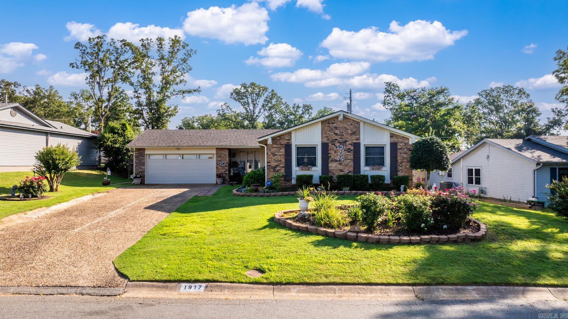 INDIAN HILLS - Residential