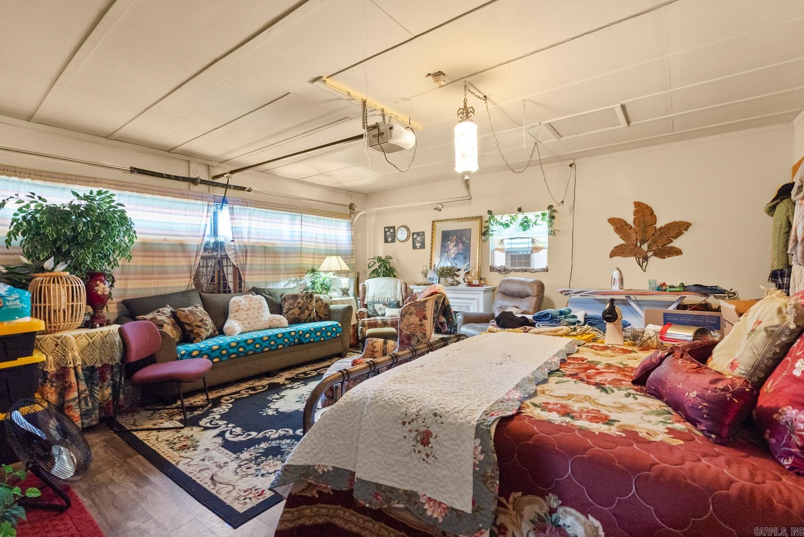 INDIAN HILLS - Residential