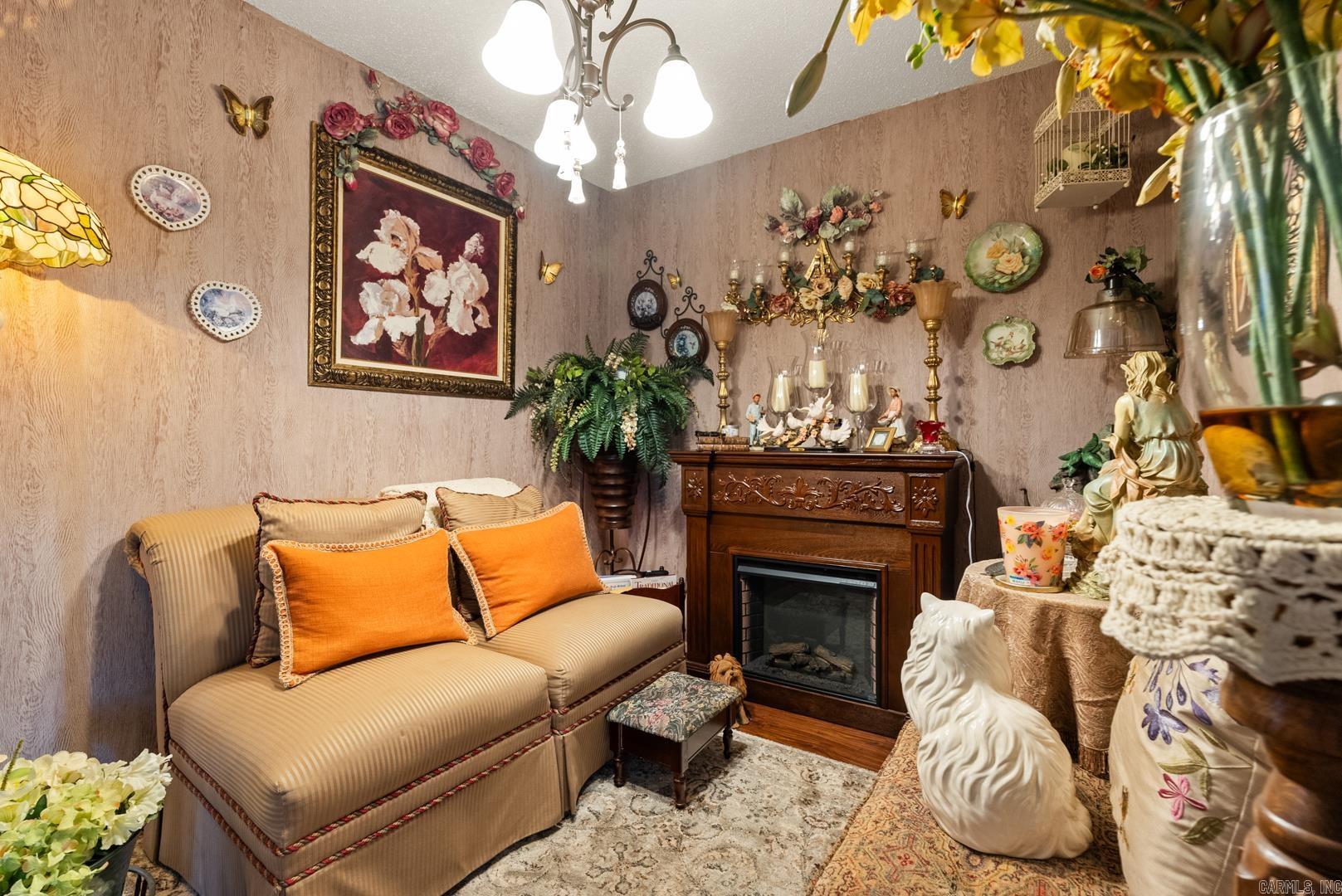 INDIAN HILLS - Residential