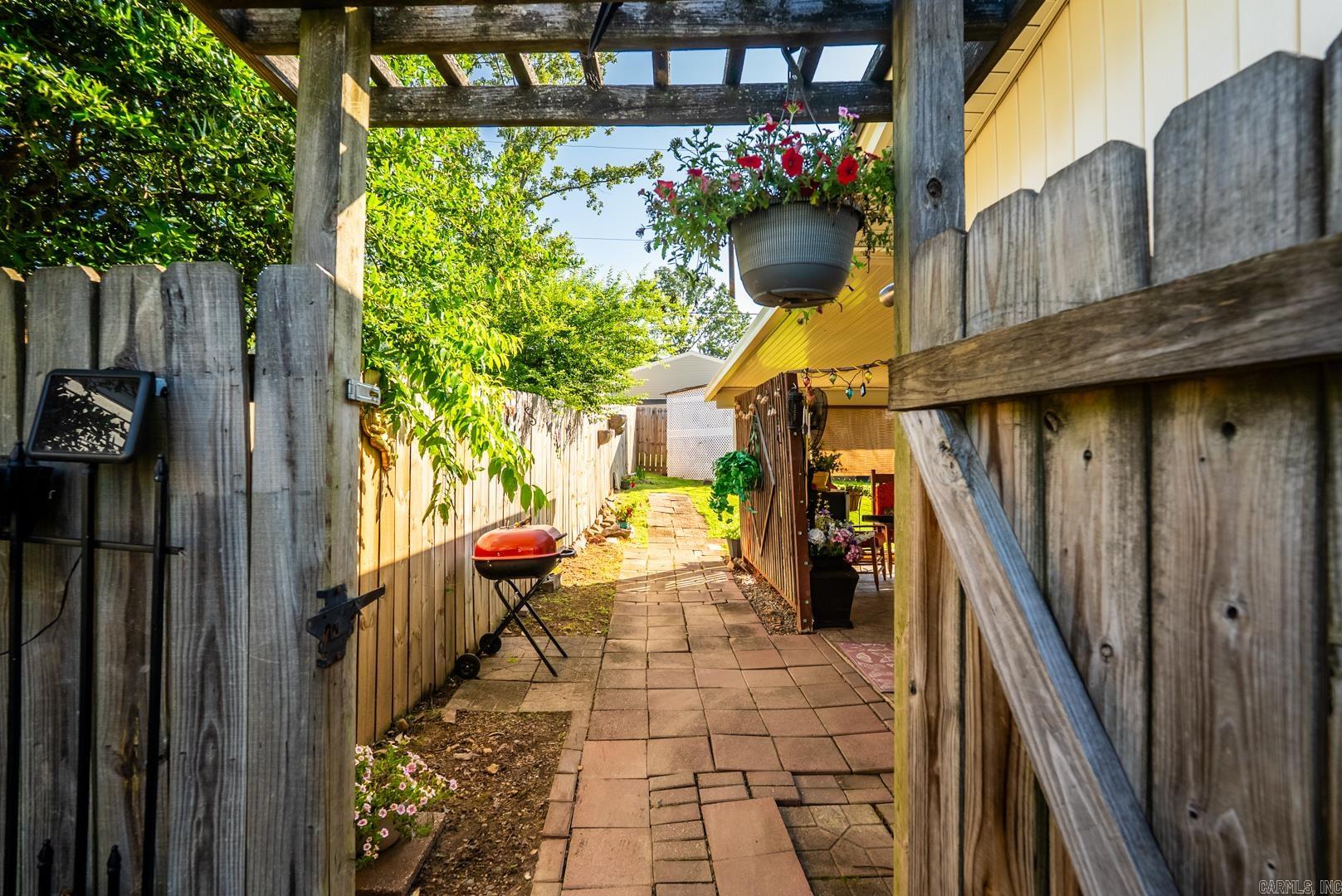 INDIAN HILLS - Residential