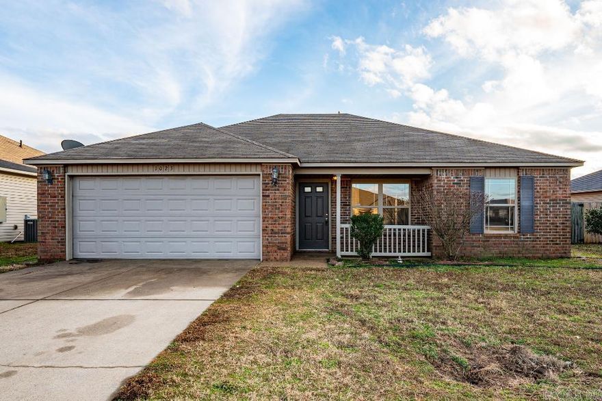 FANTASTIC 3 BED 2 BATH HOME. THIS HOME FEATURES FRESH PAINT, LVT THROUGH OUT, TILE IN WET AREAS, AND AND MUCH MORE. SUPER CLEAN AND MOVE IN READY