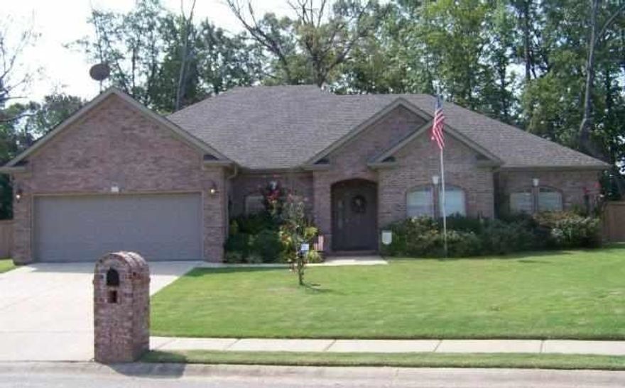 Beautifully maintained home on large lot!  Wonderful backyard that backs up to woods.  Master with jetted tub.  Formal dining area, large bedrooms!!!  Truly a wonderful family home.  Crown molding &   tray ceilings.  Best of Best!!  See remarks....