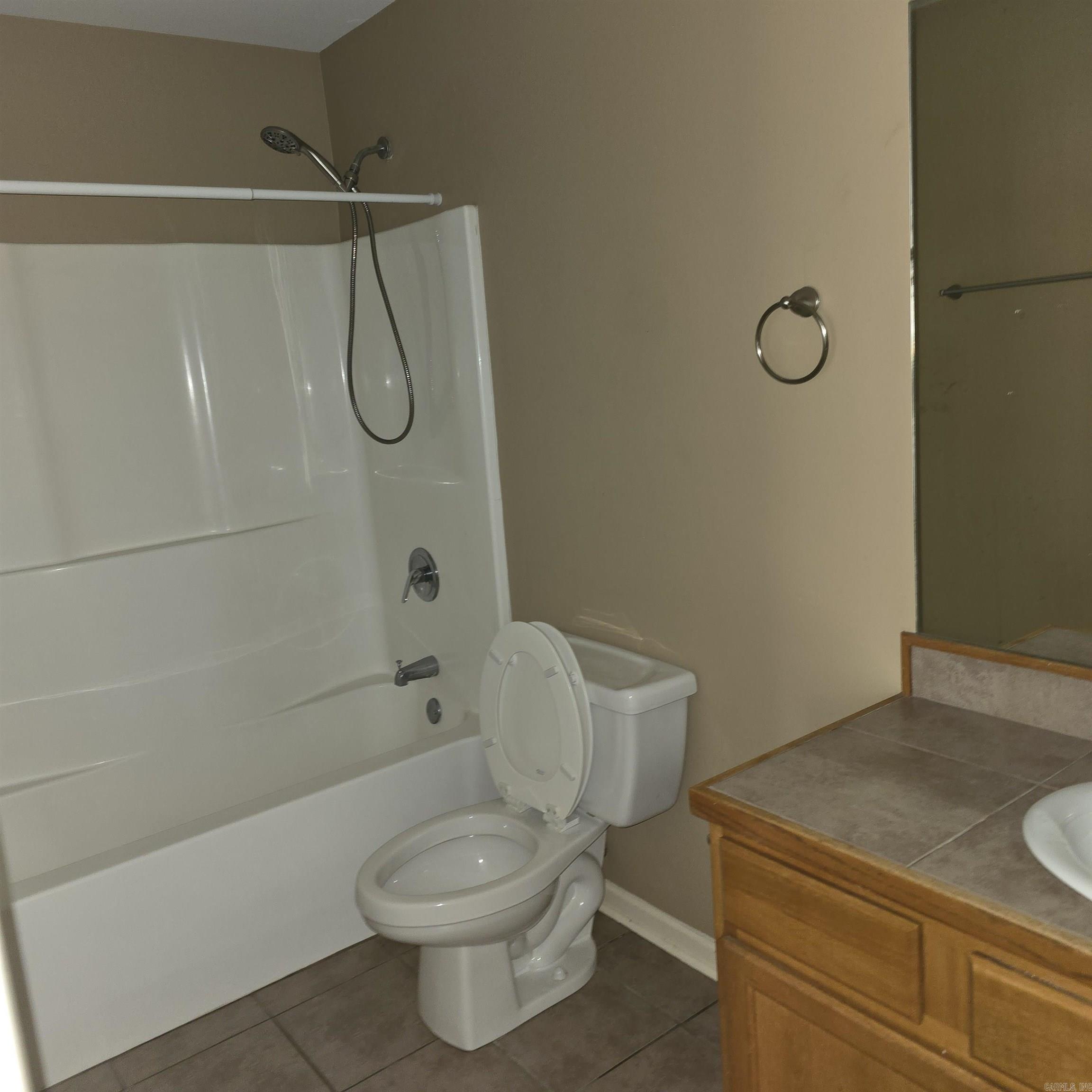 John Barrow 5L - Residential Lease