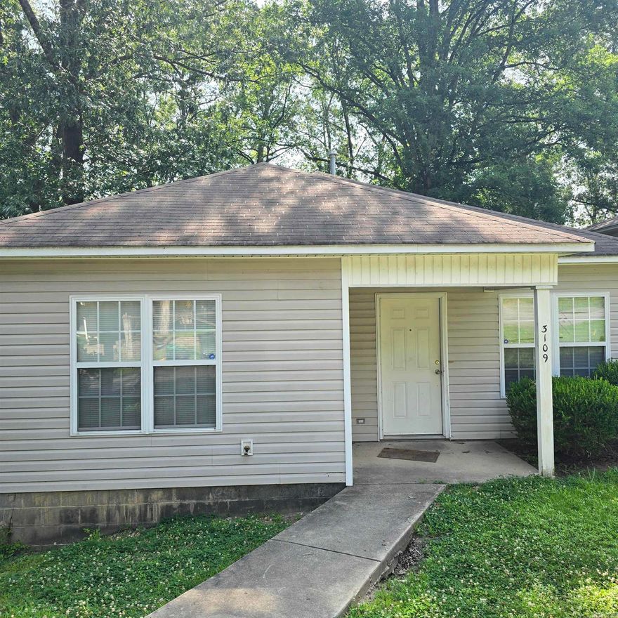 2007 3 Bedroom 2 Bath home located close to shopping and schools  luxury vinyl