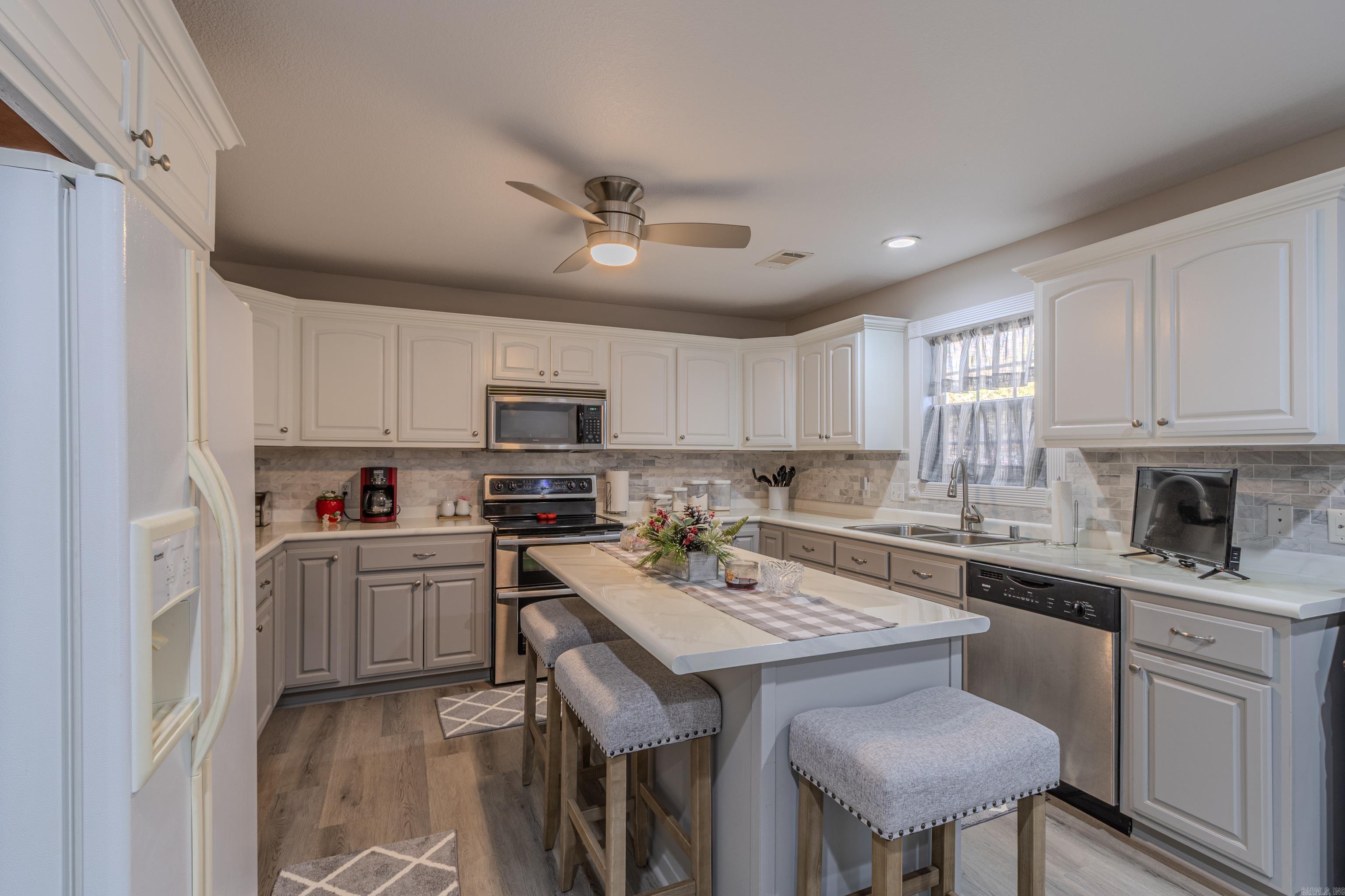 CARRIAGE HILL - Residential