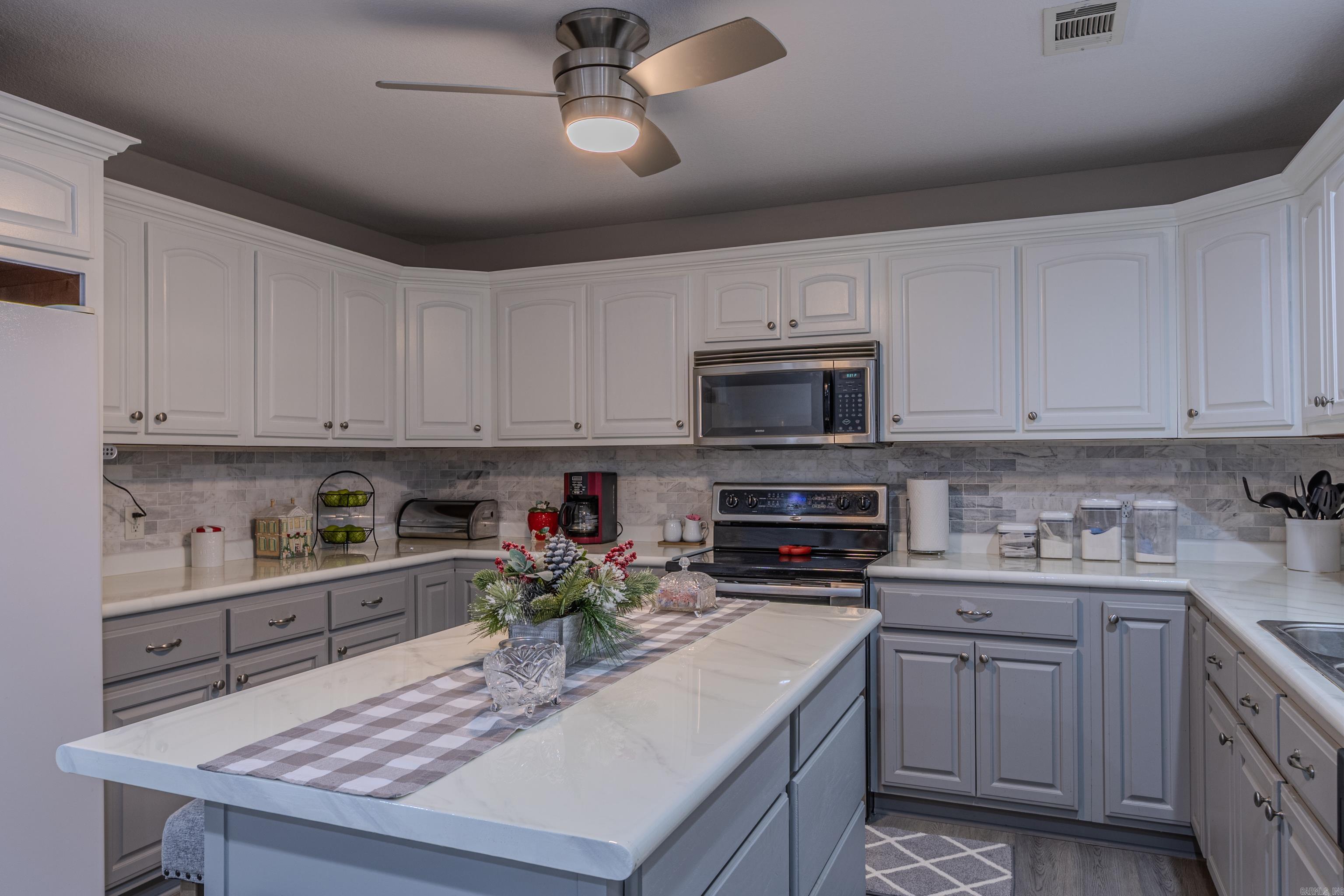 CARRIAGE HILL - Residential