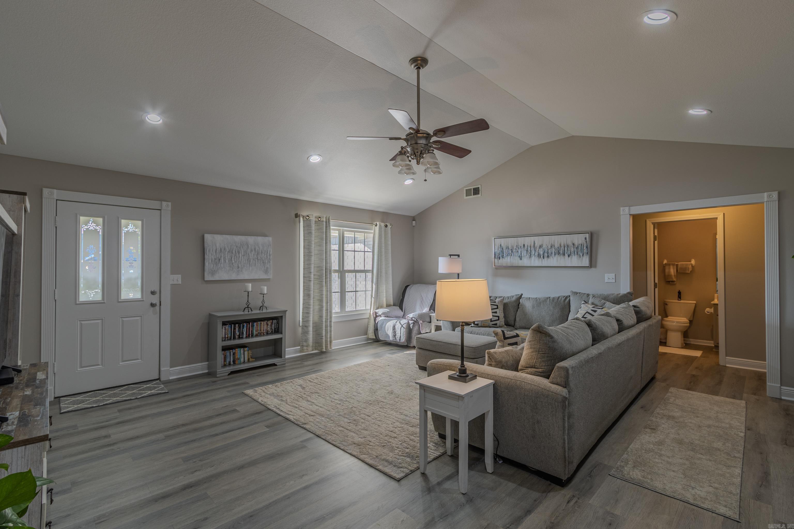 CARRIAGE HILL - Residential