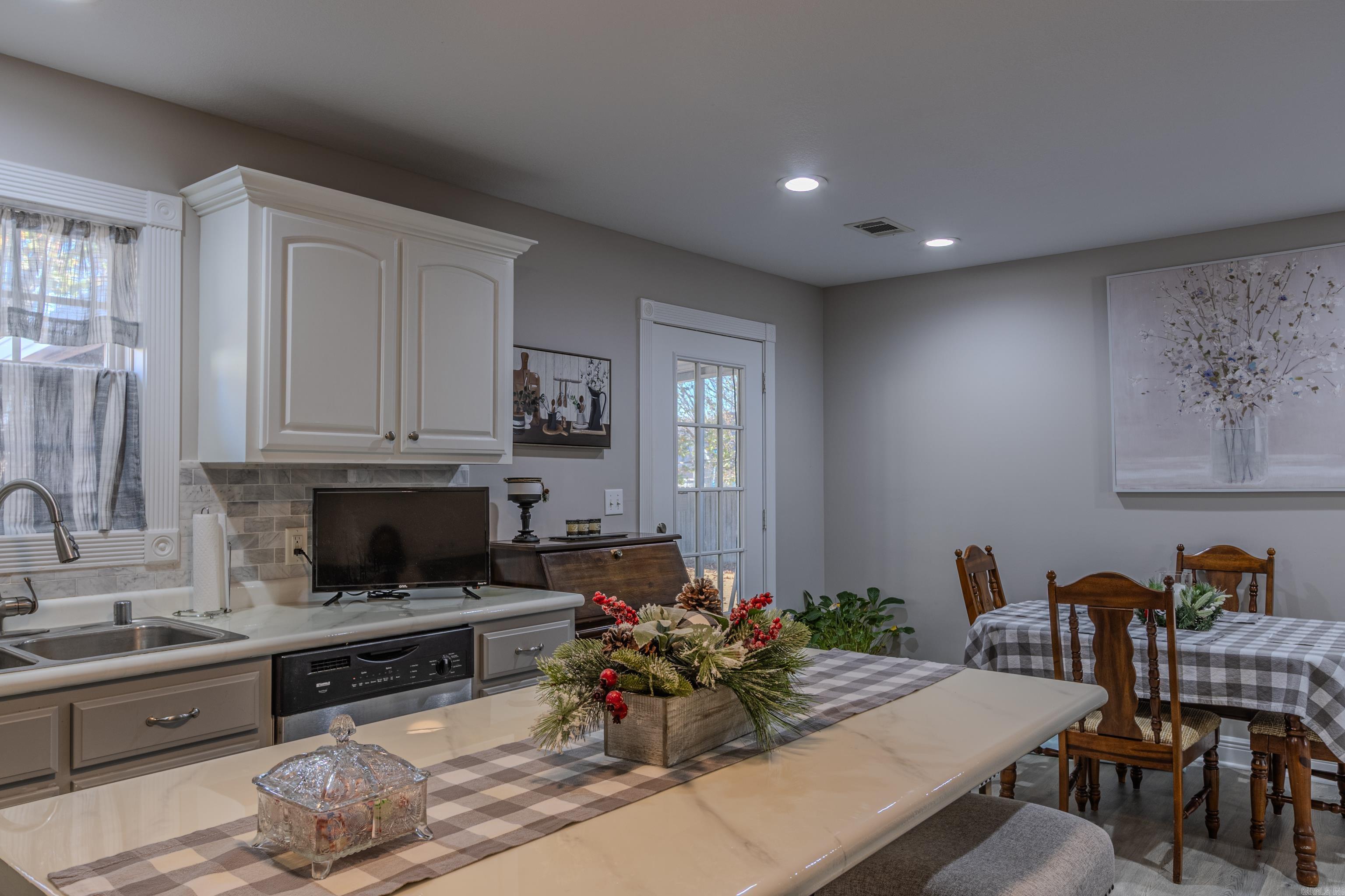 CARRIAGE HILL - Residential