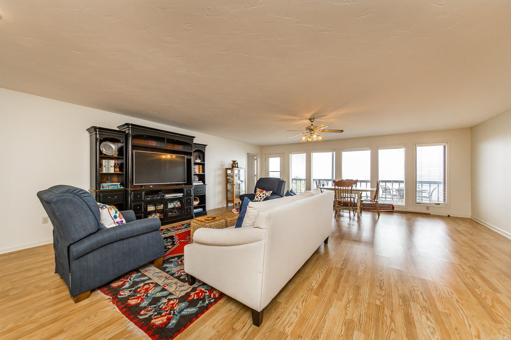 DIAMOND BLUFF ESTATES EAST - Residential