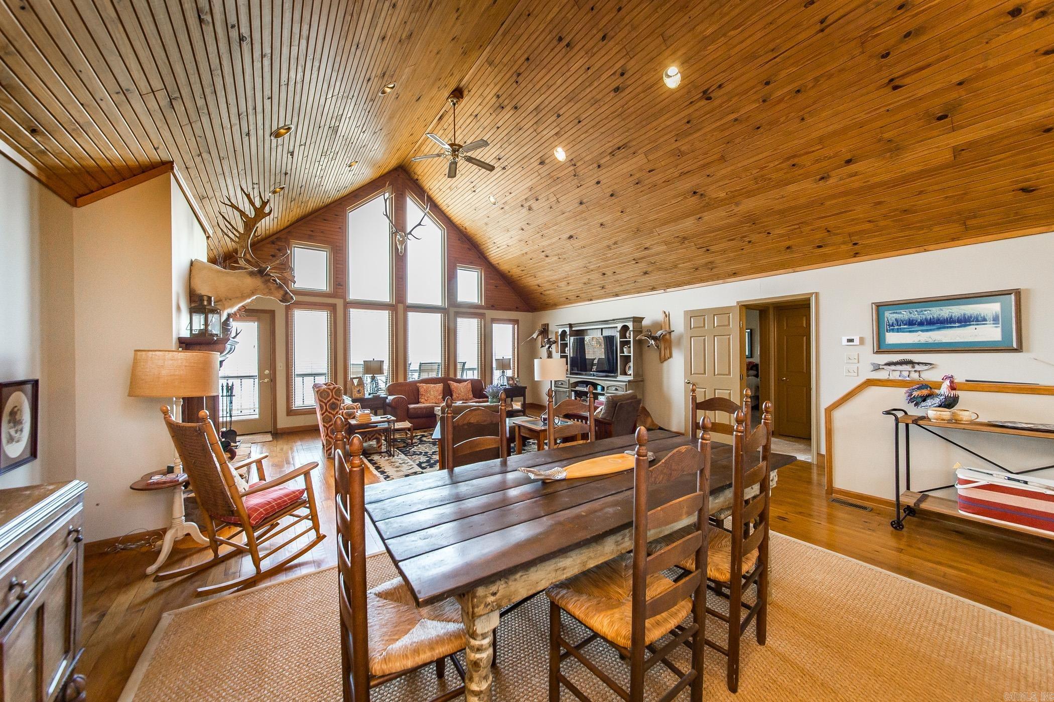 DIAMOND BLUFF ESTATES EAST - Residential