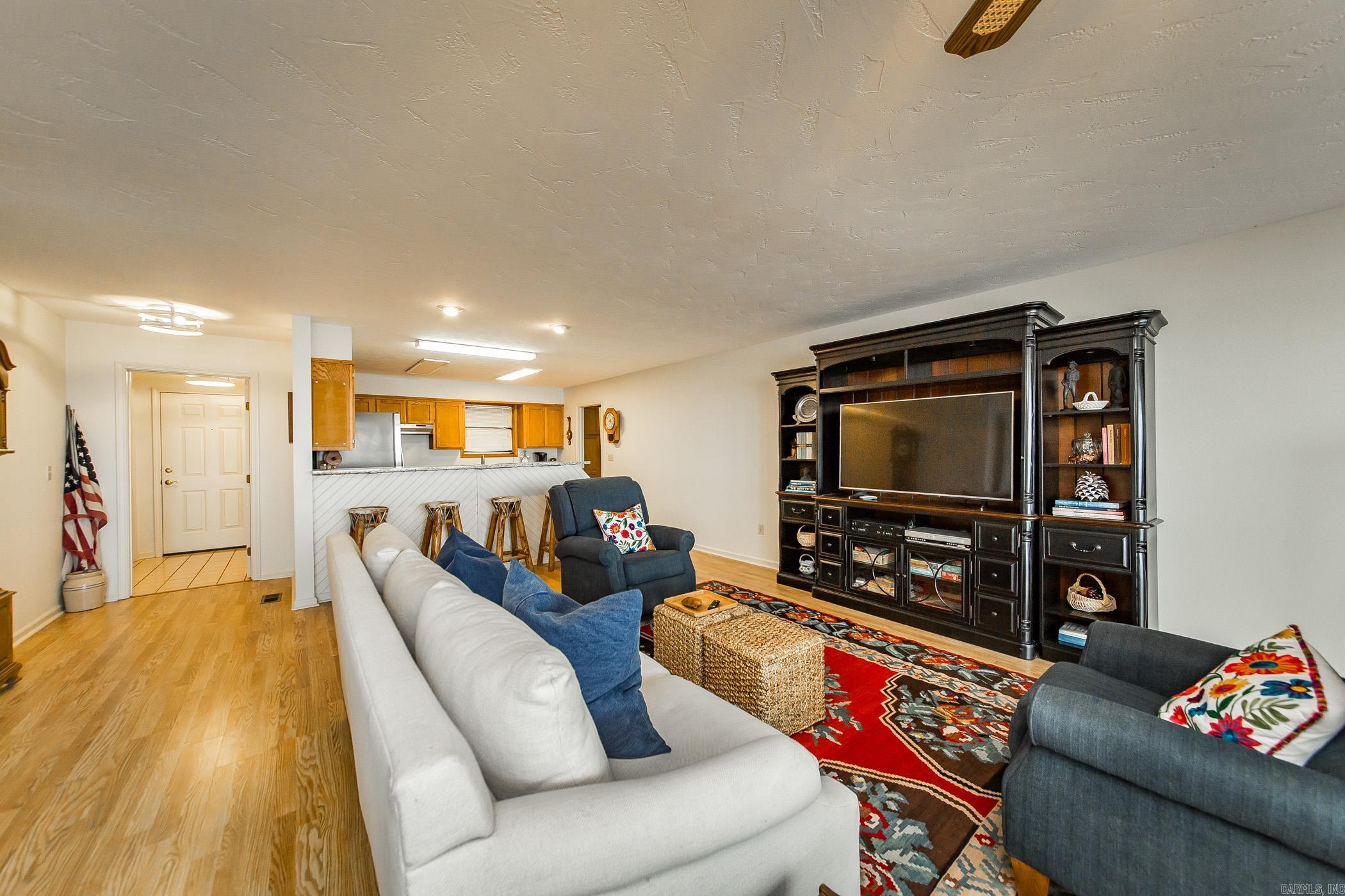 DIAMOND BLUFF ESTATES EAST - Residential