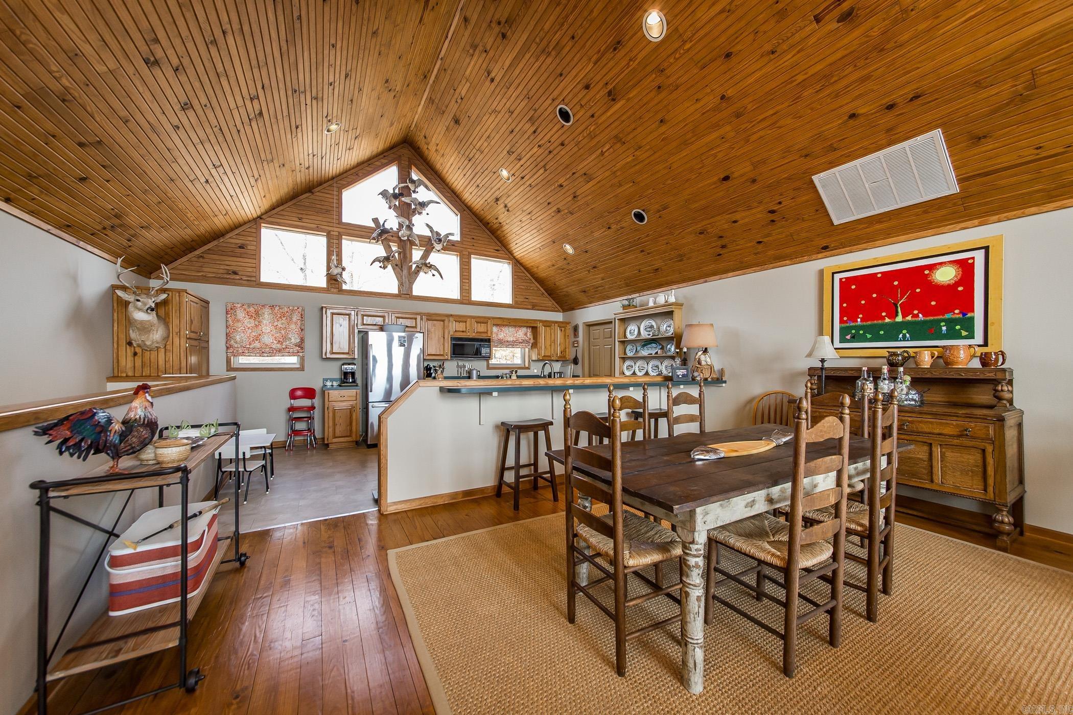 DIAMOND BLUFF ESTATES EAST - Residential