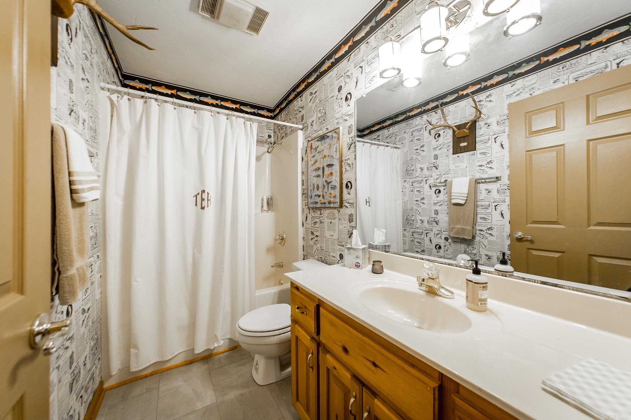 DIAMOND BLUFF ESTATES EAST - Residential