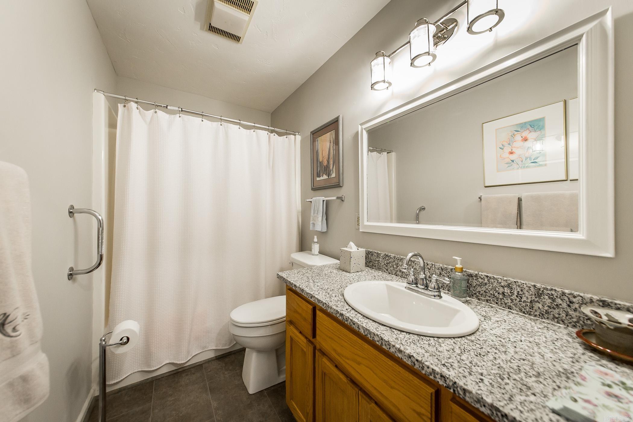 DIAMOND BLUFF ESTATES EAST - Residential