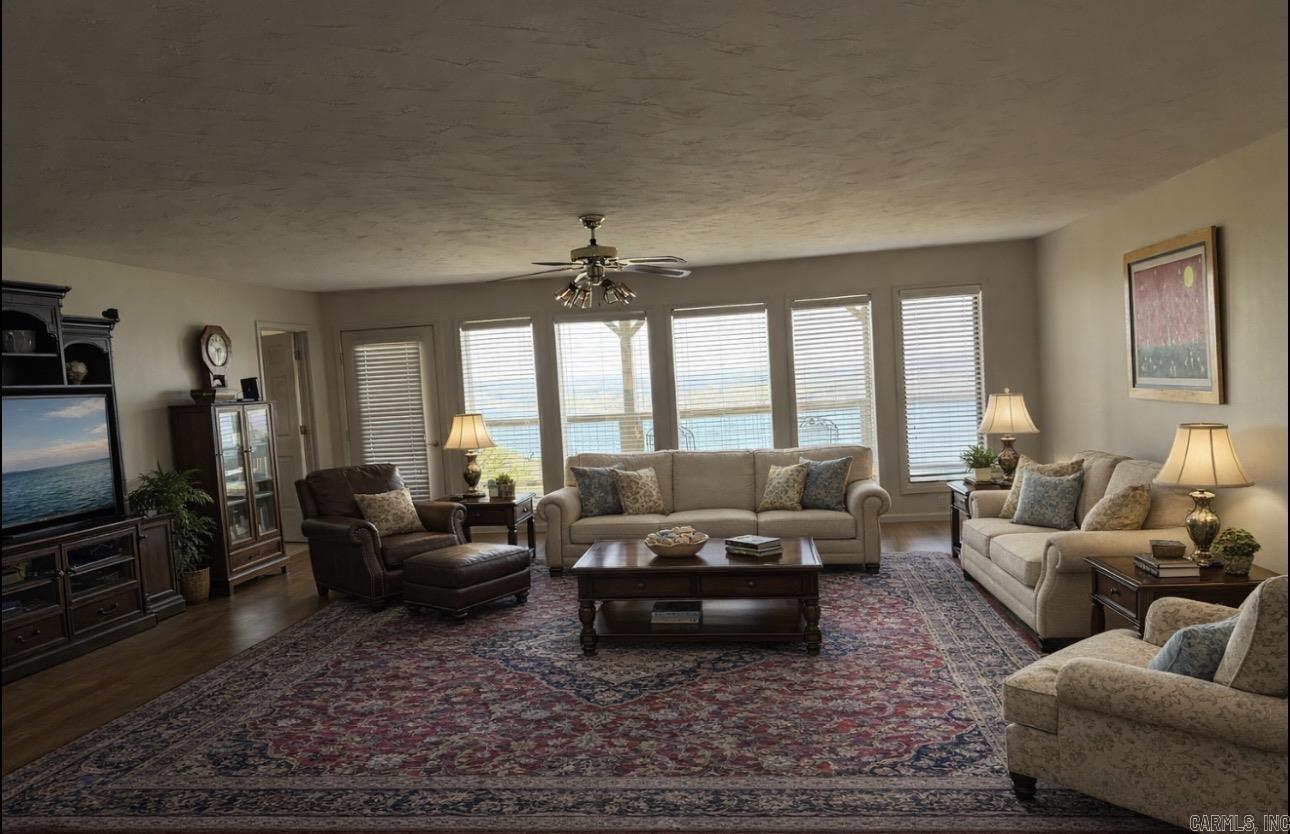 DIAMOND BLUFF ESTATES EAST - Residential