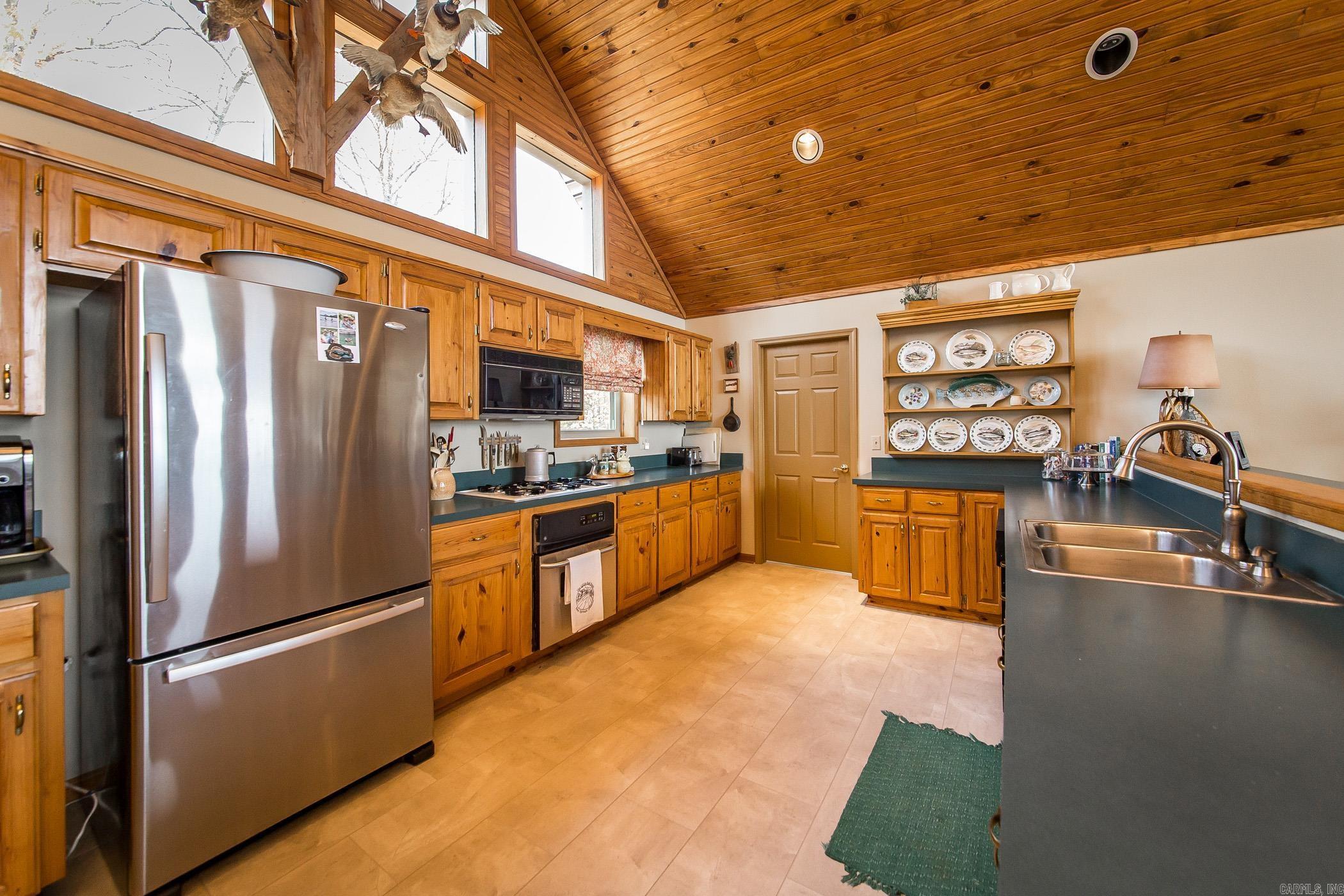 DIAMOND BLUFF ESTATES EAST - Residential