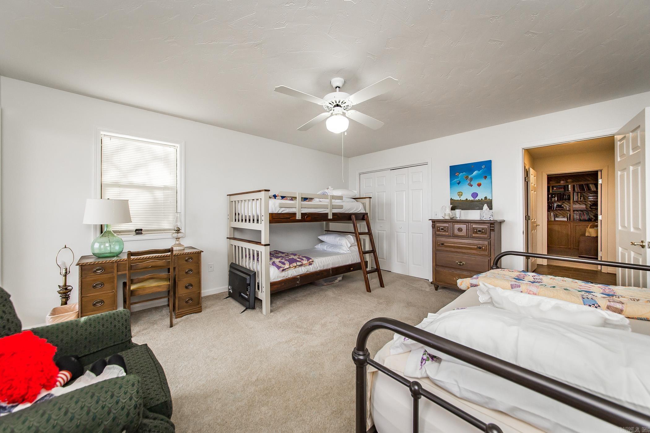 DIAMOND BLUFF ESTATES EAST - Residential