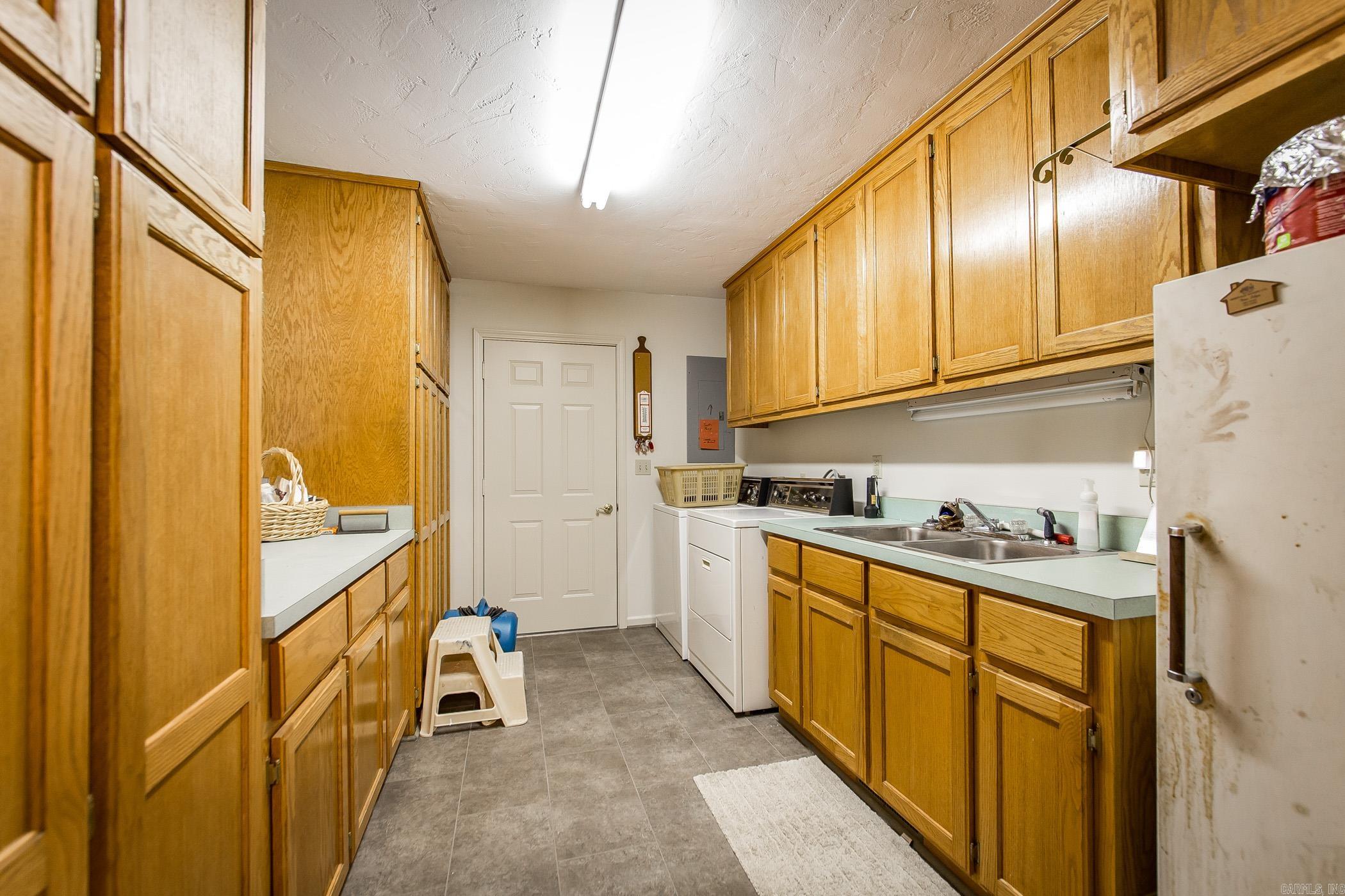 DIAMOND BLUFF ESTATES EAST - Residential