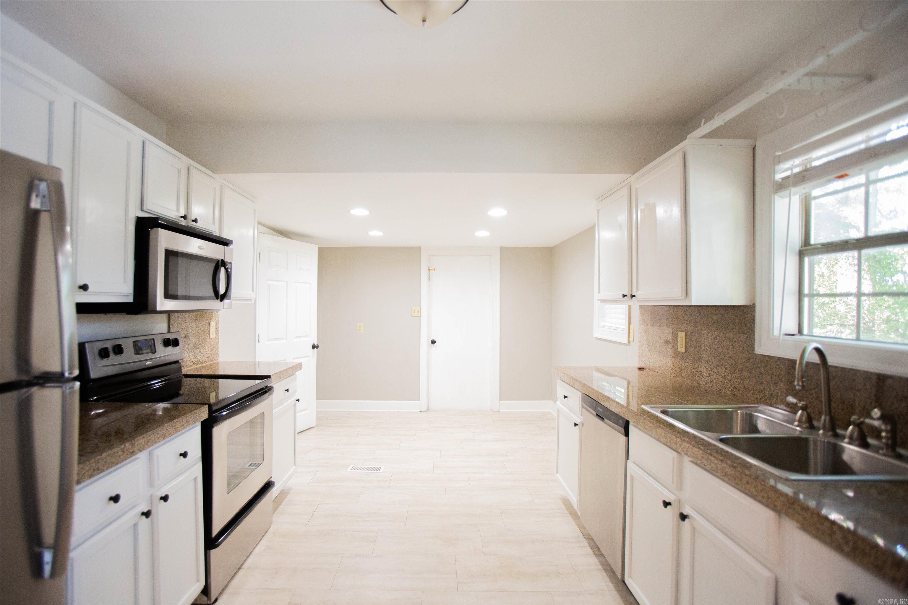 Hillcrest-Pfeifer - Residential Lease