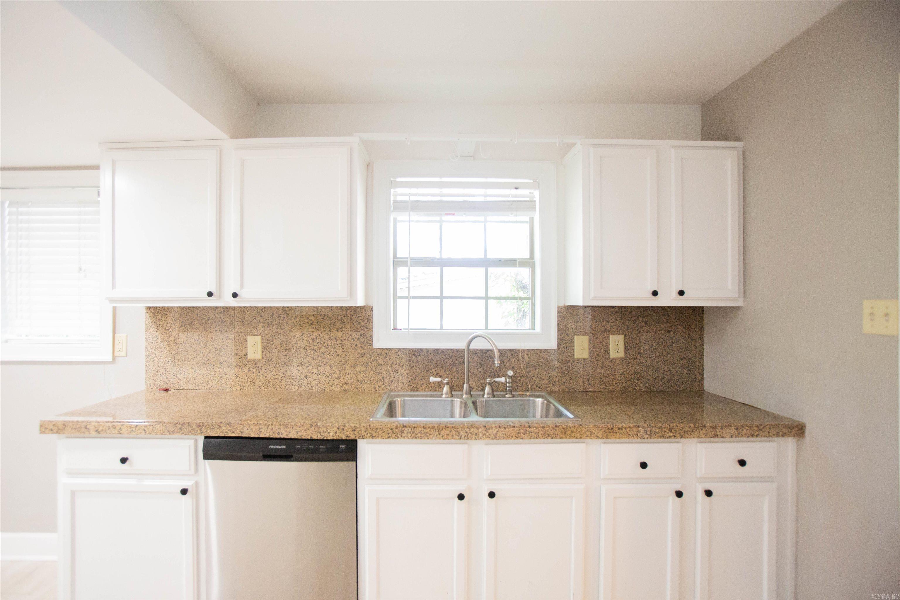 Hillcrest-Pfeifer - Residential Lease