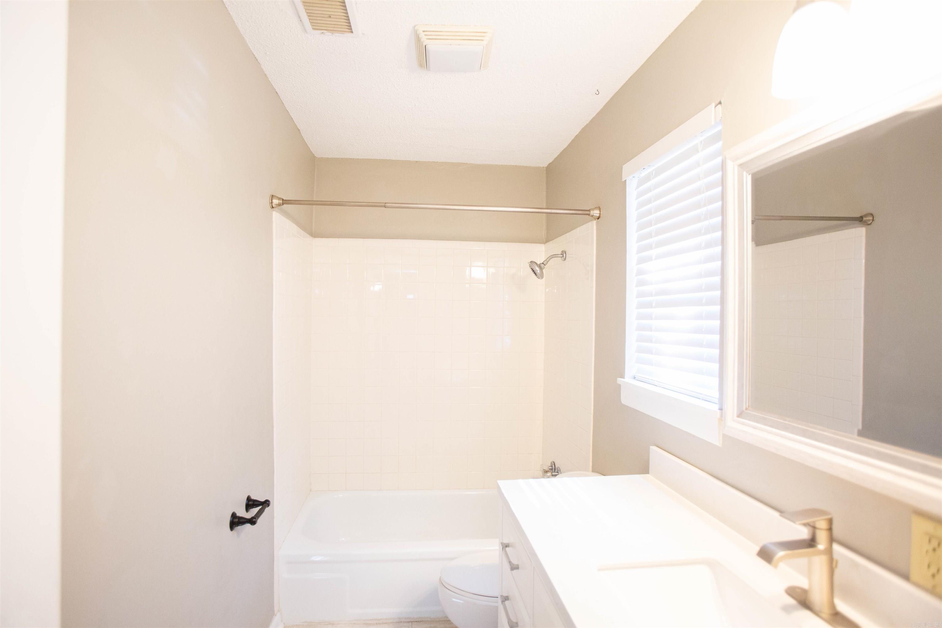 Hillcrest-Pfeifer - Residential Lease