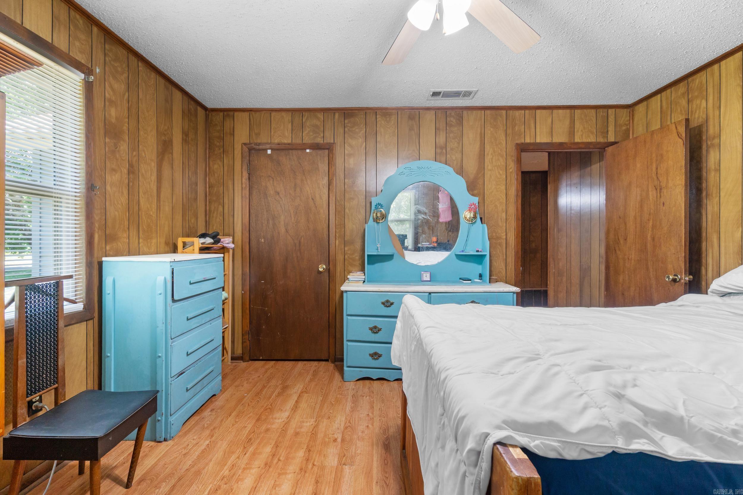 PRESLEY - Residential