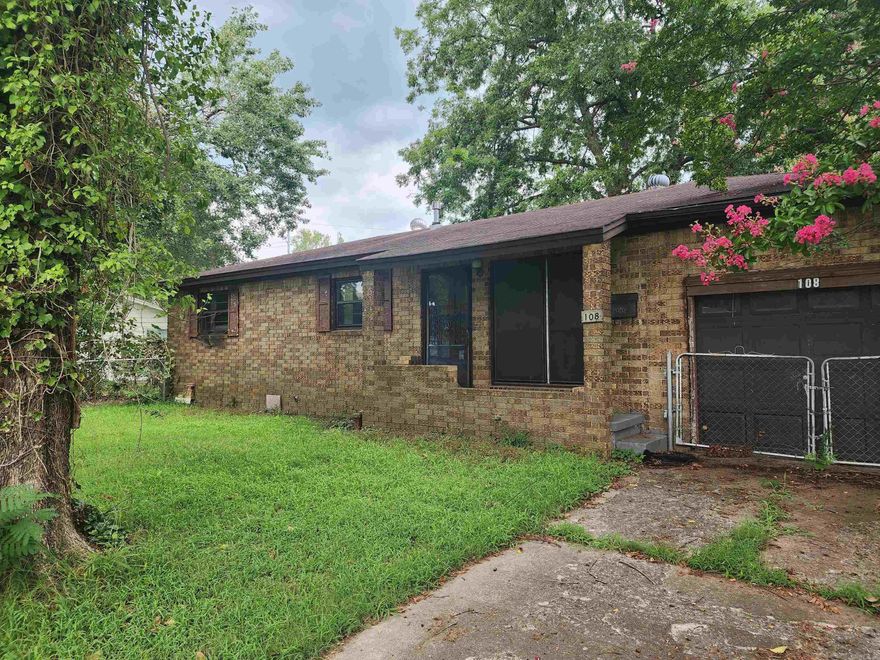 investors, this home will make an easy transition back to a 3/2.   The previous owner removed walls to open it up. The home will need some TLC. Come see this little jewel today and let your imagination to do the rest. Agents, see remarks.