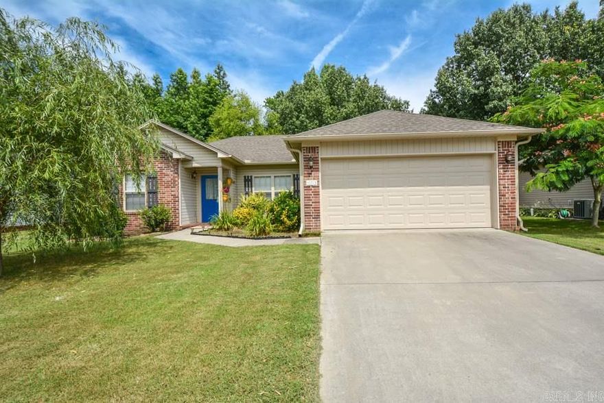 Adorable home take care of by incisive owner. Every room has an accent wall to make decorating a fun task. Split plan. Upholstered bench in kitchen for seating around table. Cute! Cute!