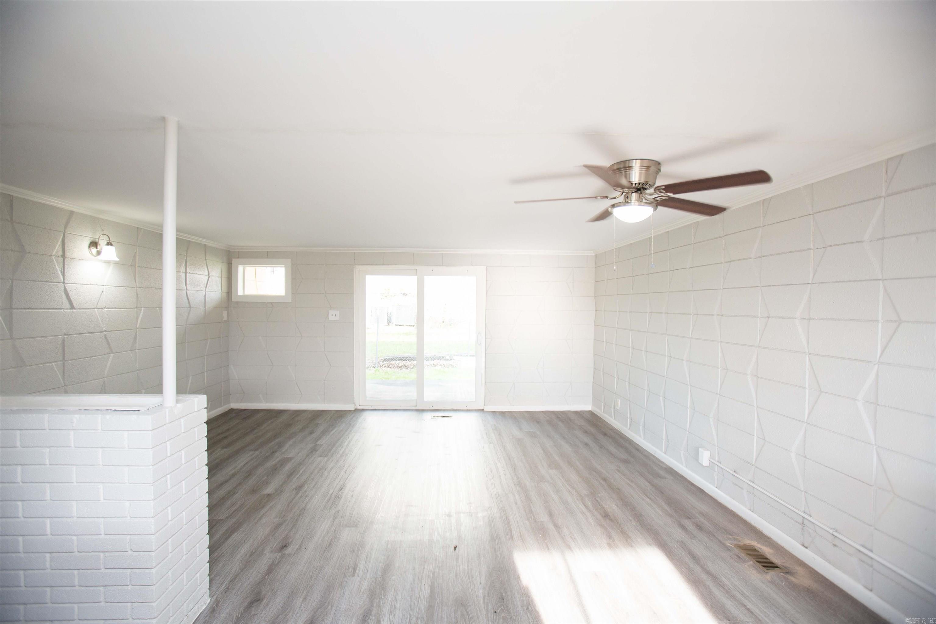 ARROW HEAD MANOR - Residential Lease