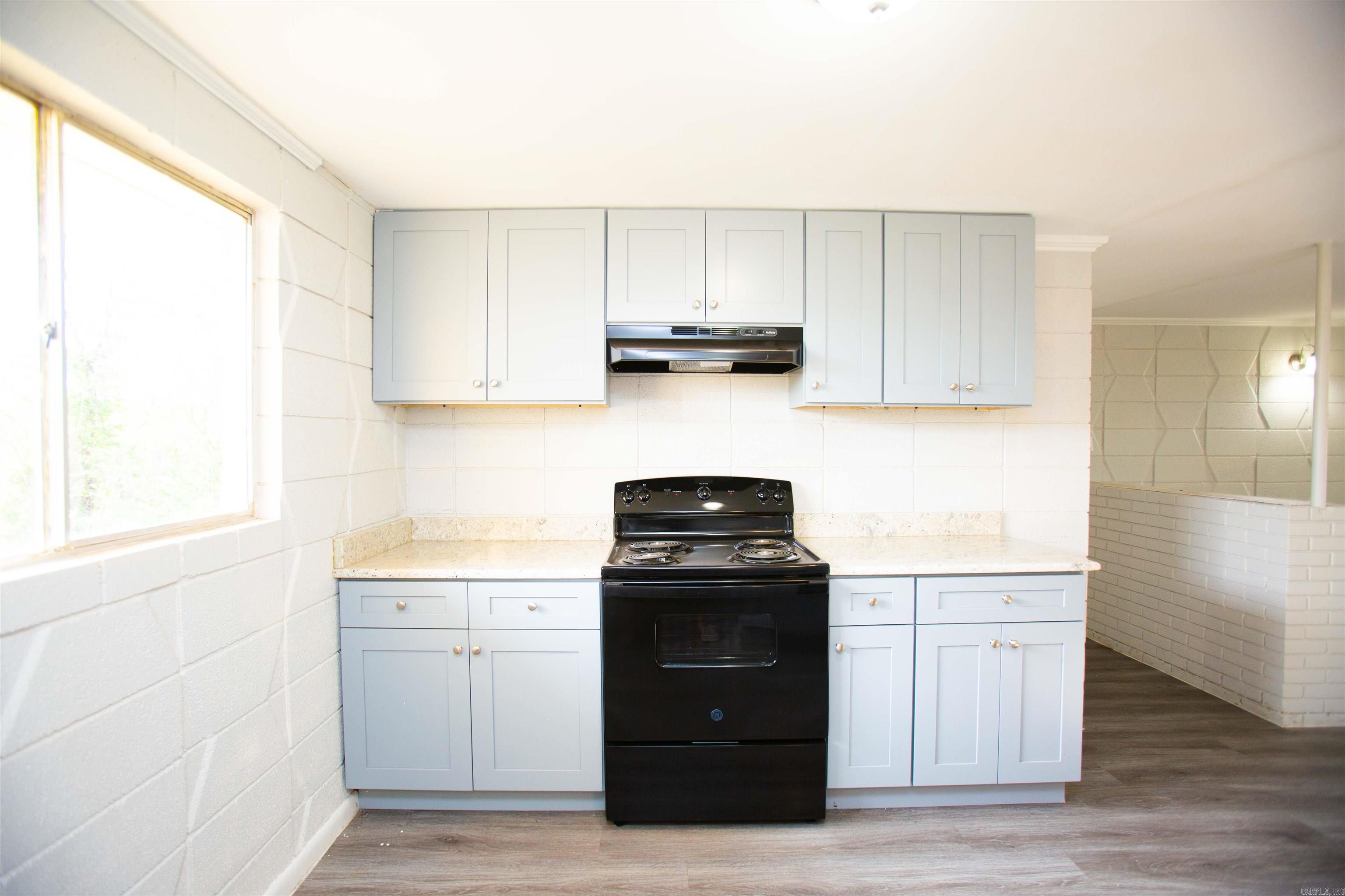 ARROW HEAD MANOR - Residential Lease