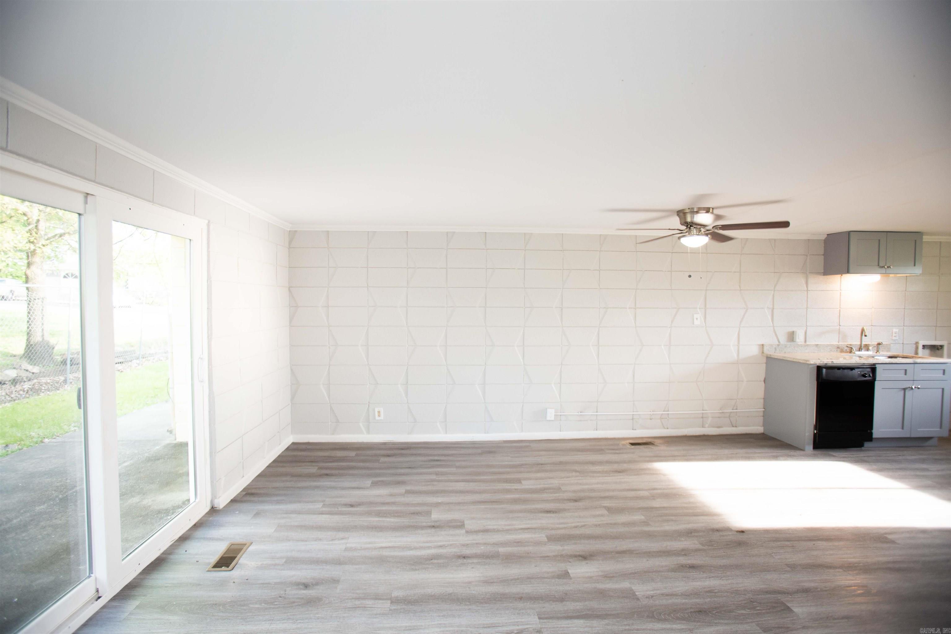 ARROW HEAD MANOR - Residential Lease