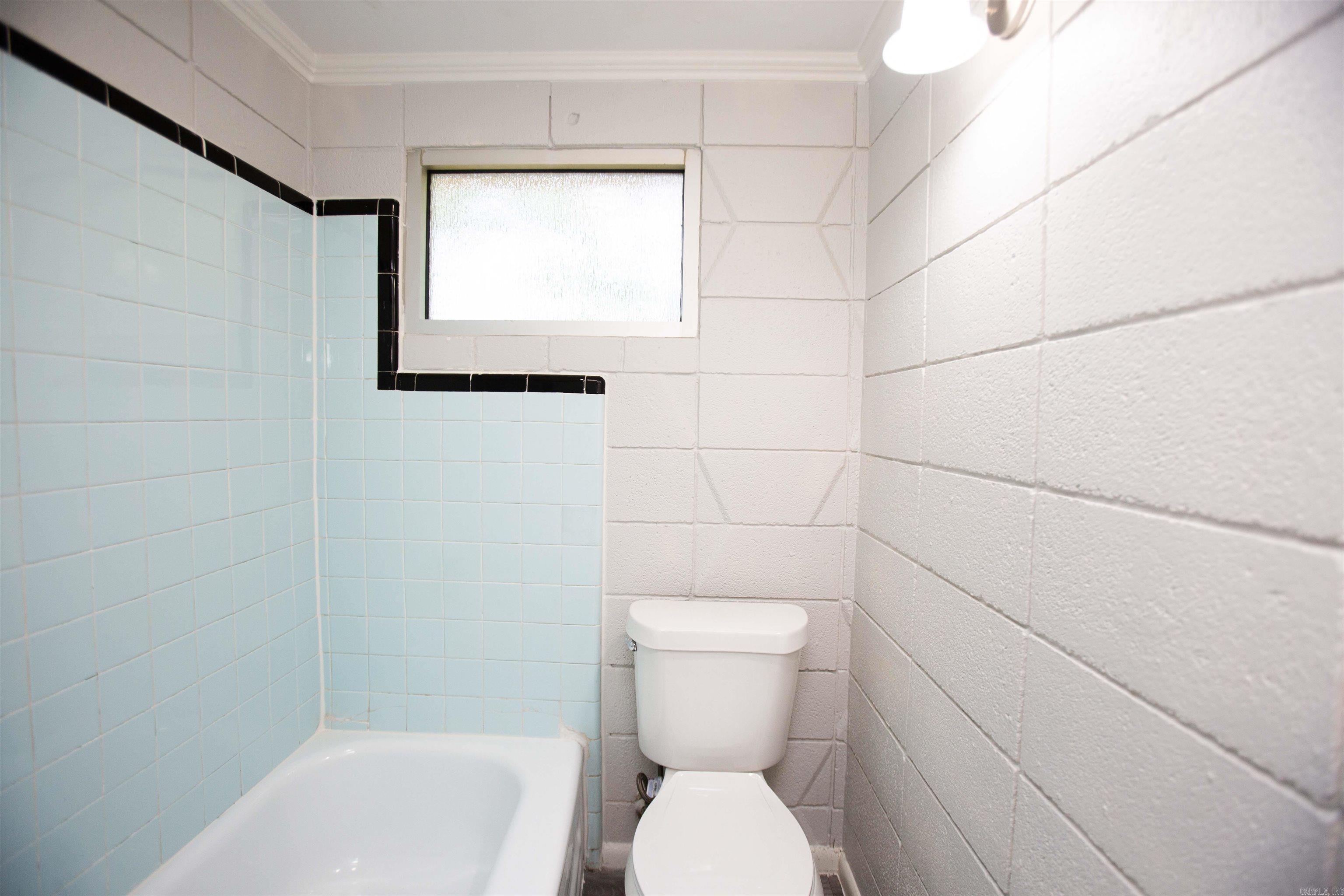 ARROW HEAD MANOR - Residential Lease