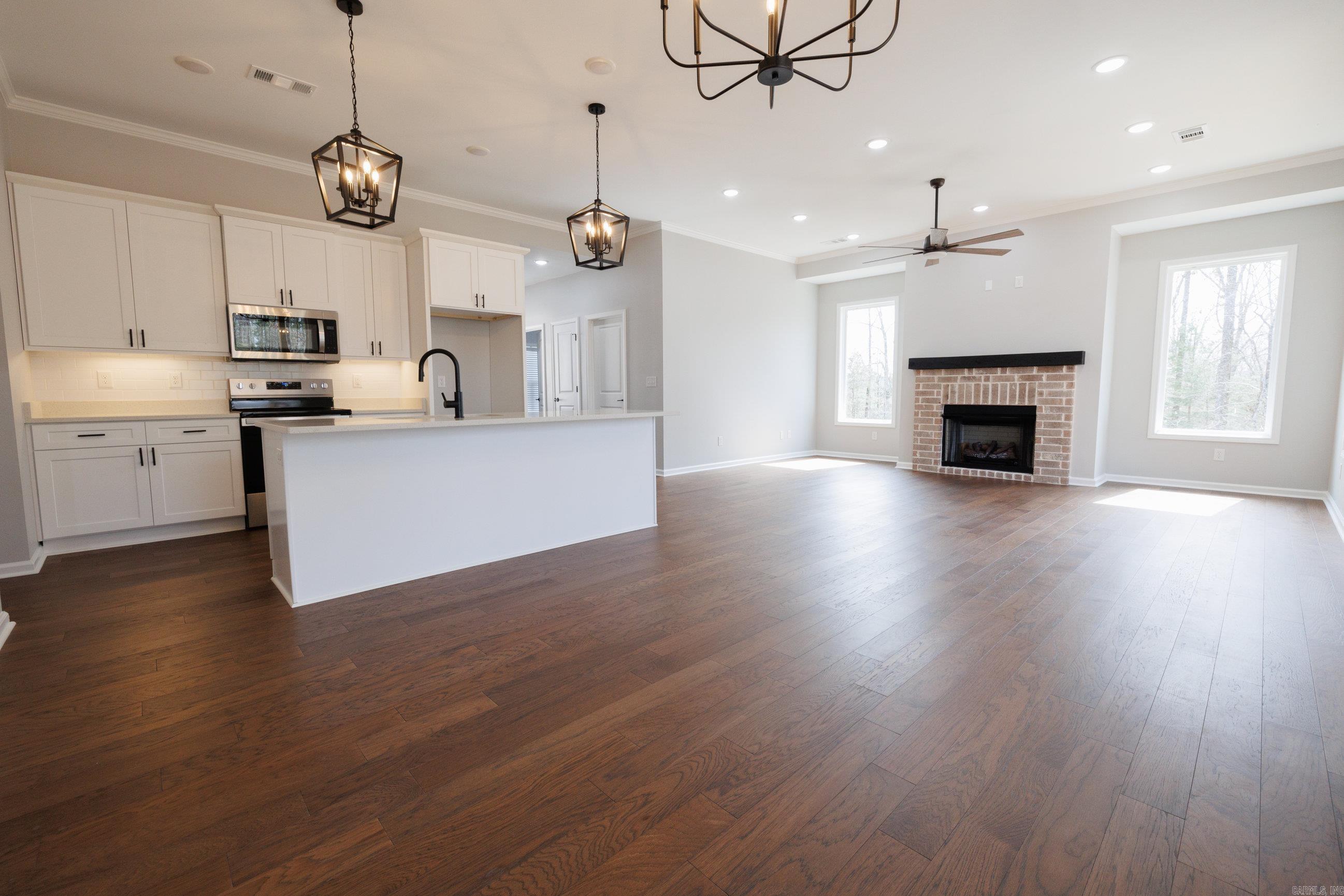 HAWKS POINT - LAKE - Residential